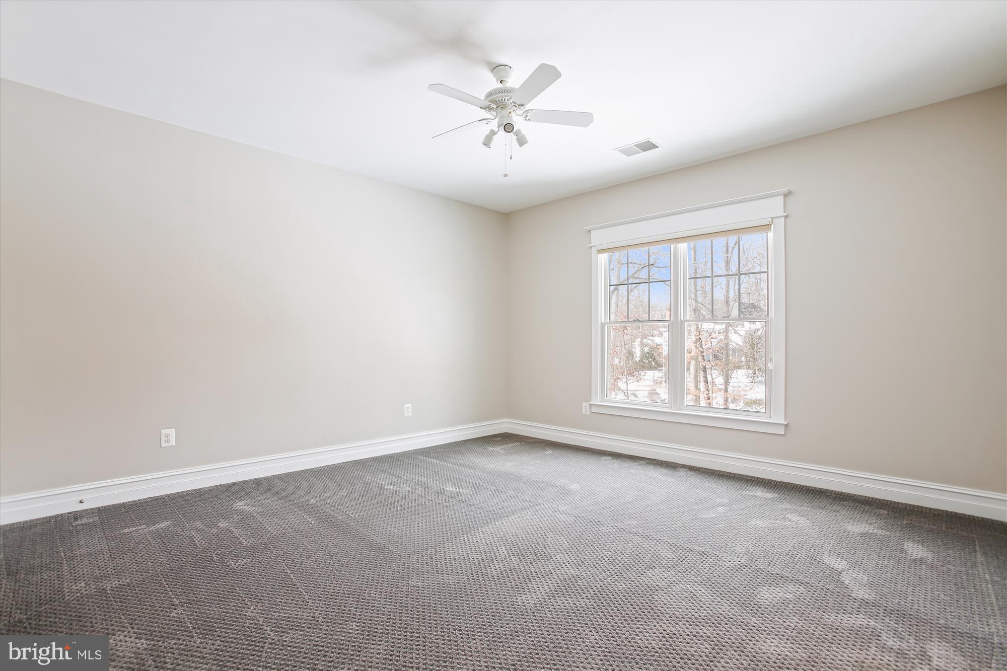 RICH E LAND - Residential