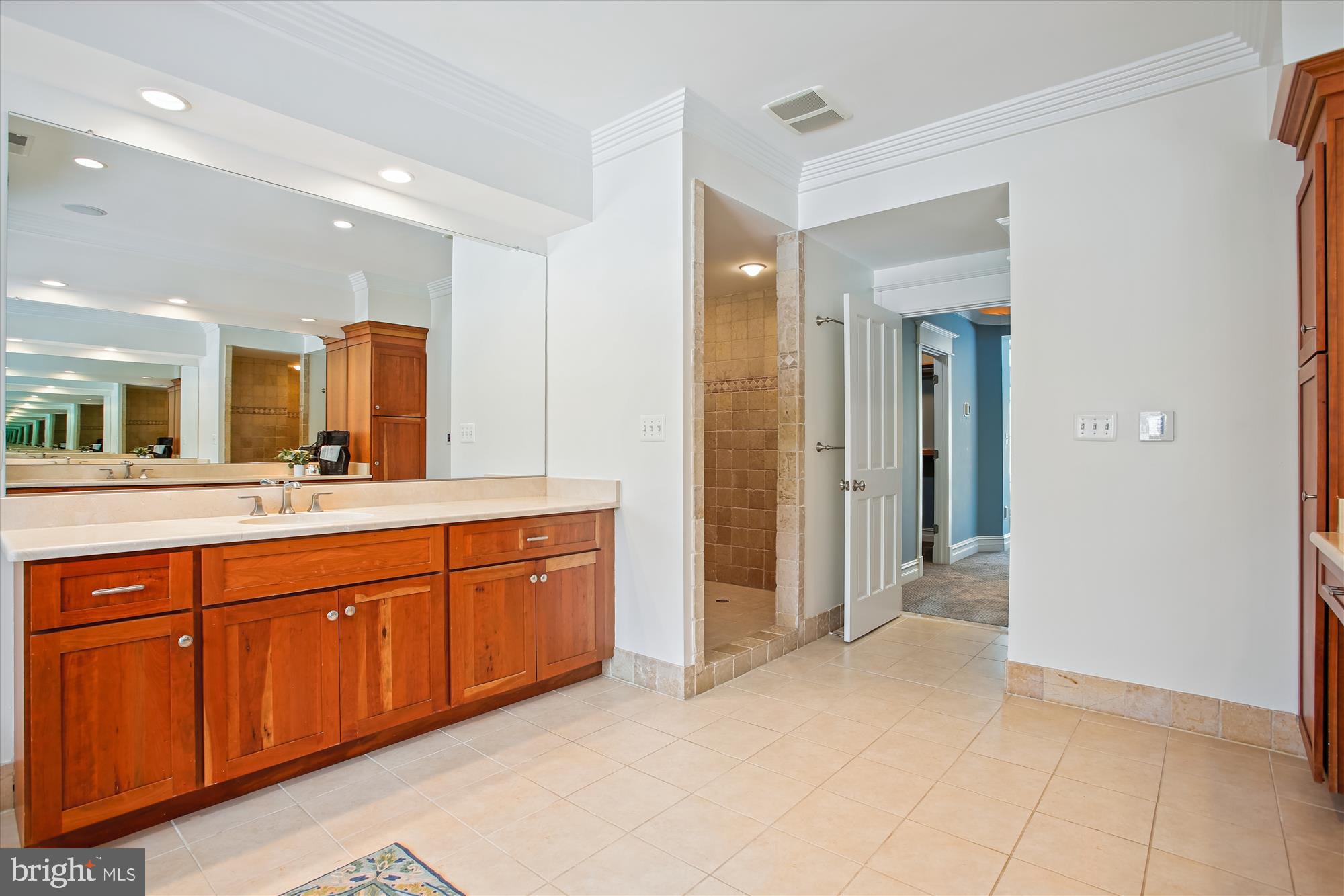 RICH E LAND - Residential