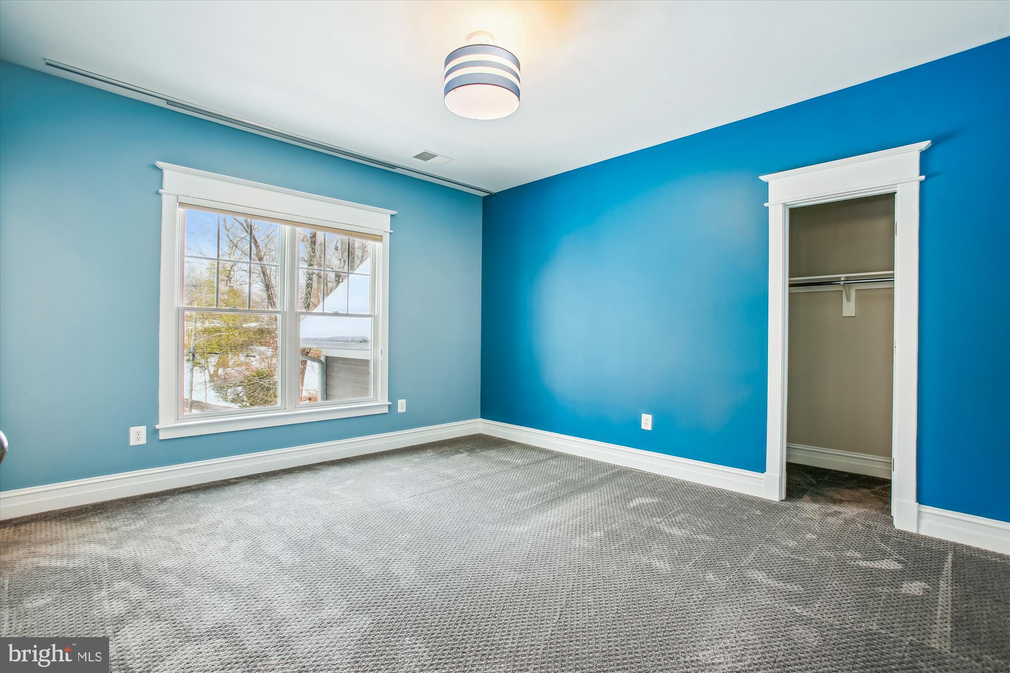 RICH E LAND - Residential