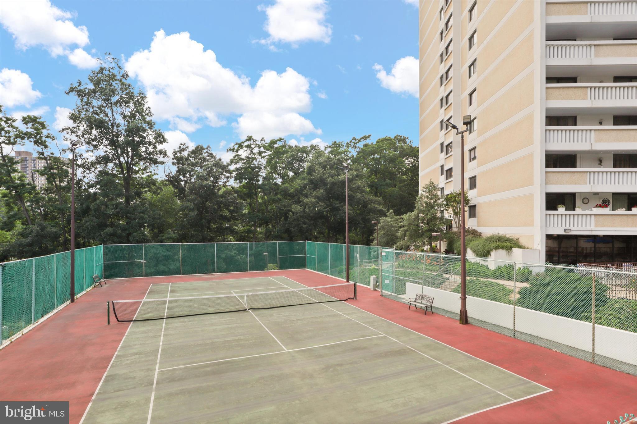 ALEXANDRIA KNOLLS - Residential