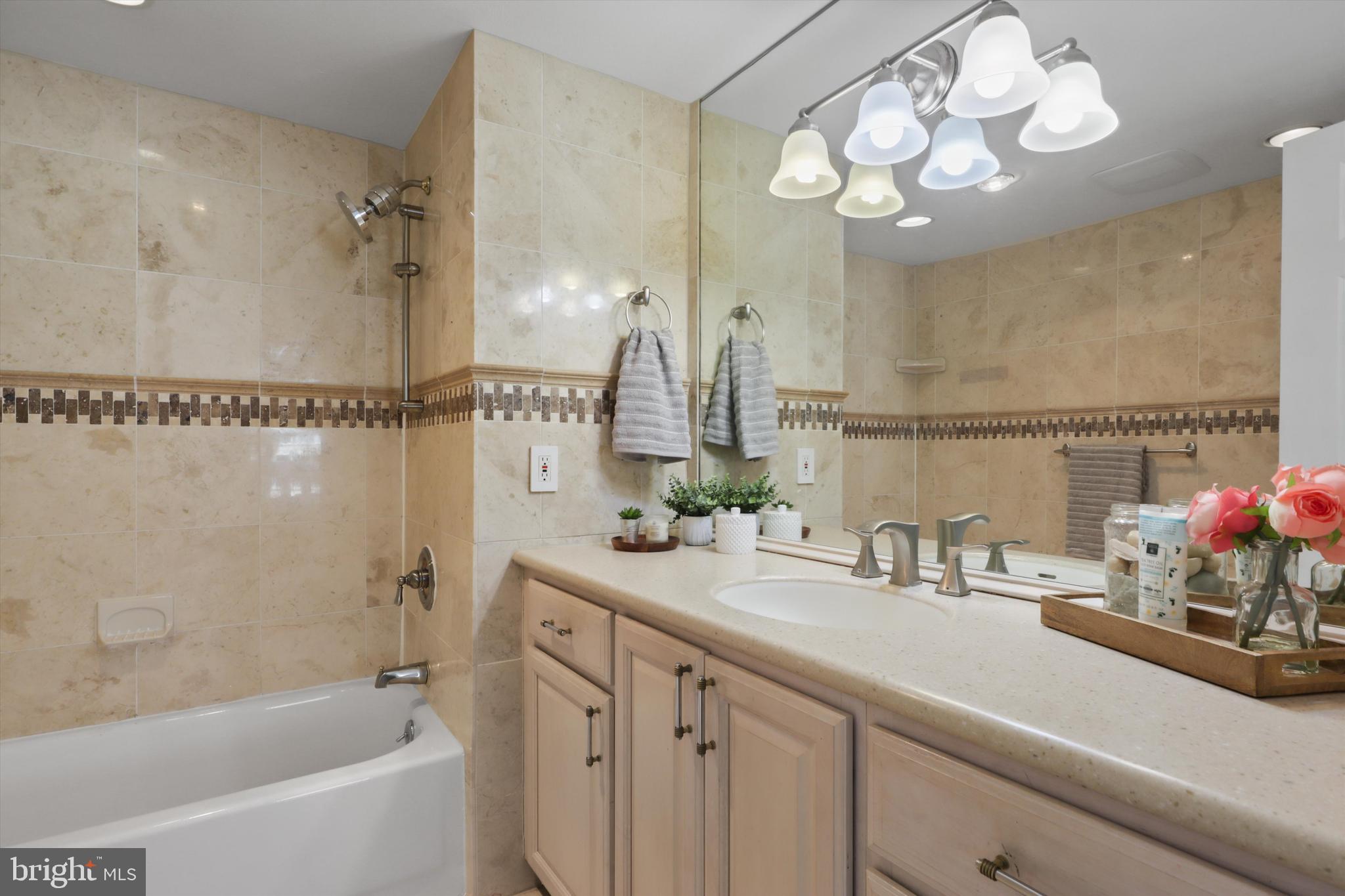 ALEXANDRIA KNOLLS - Residential