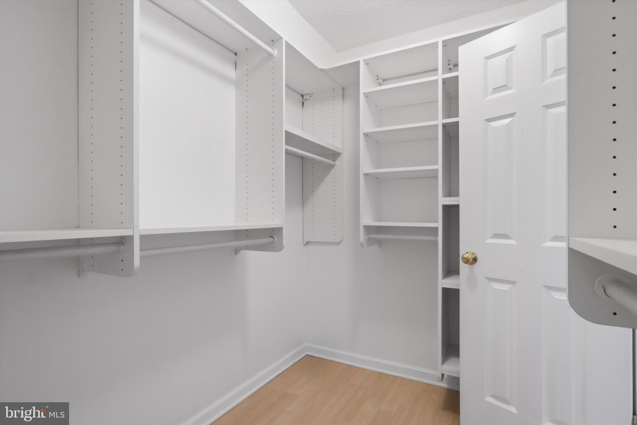 ALEXANDRIA KNOLLS - Residential