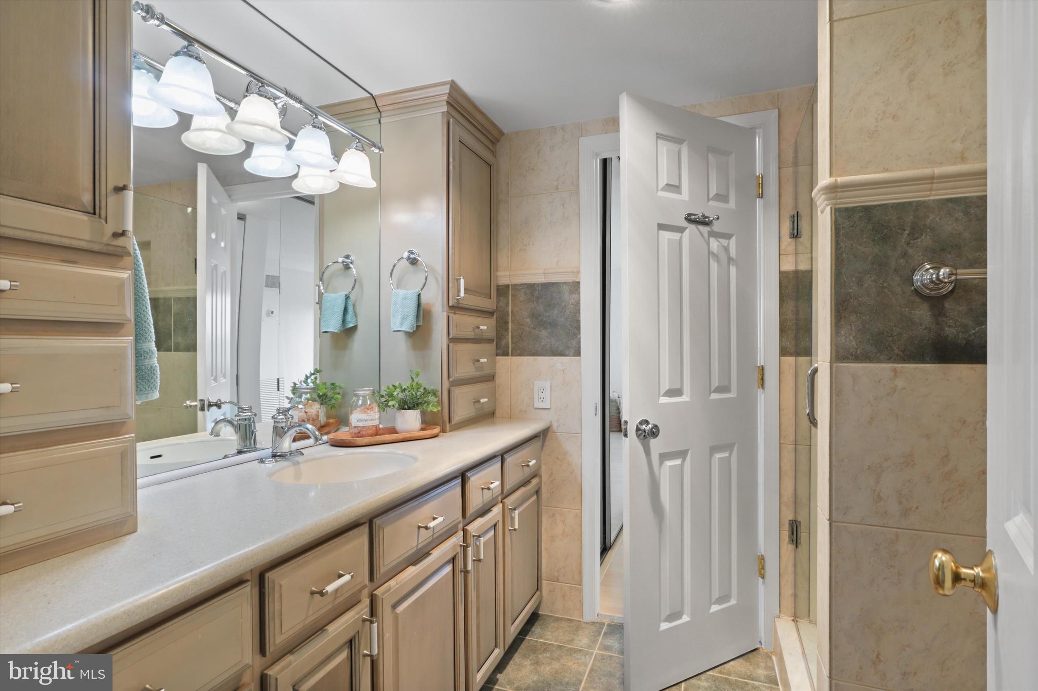 ALEXANDRIA KNOLLS - Residential