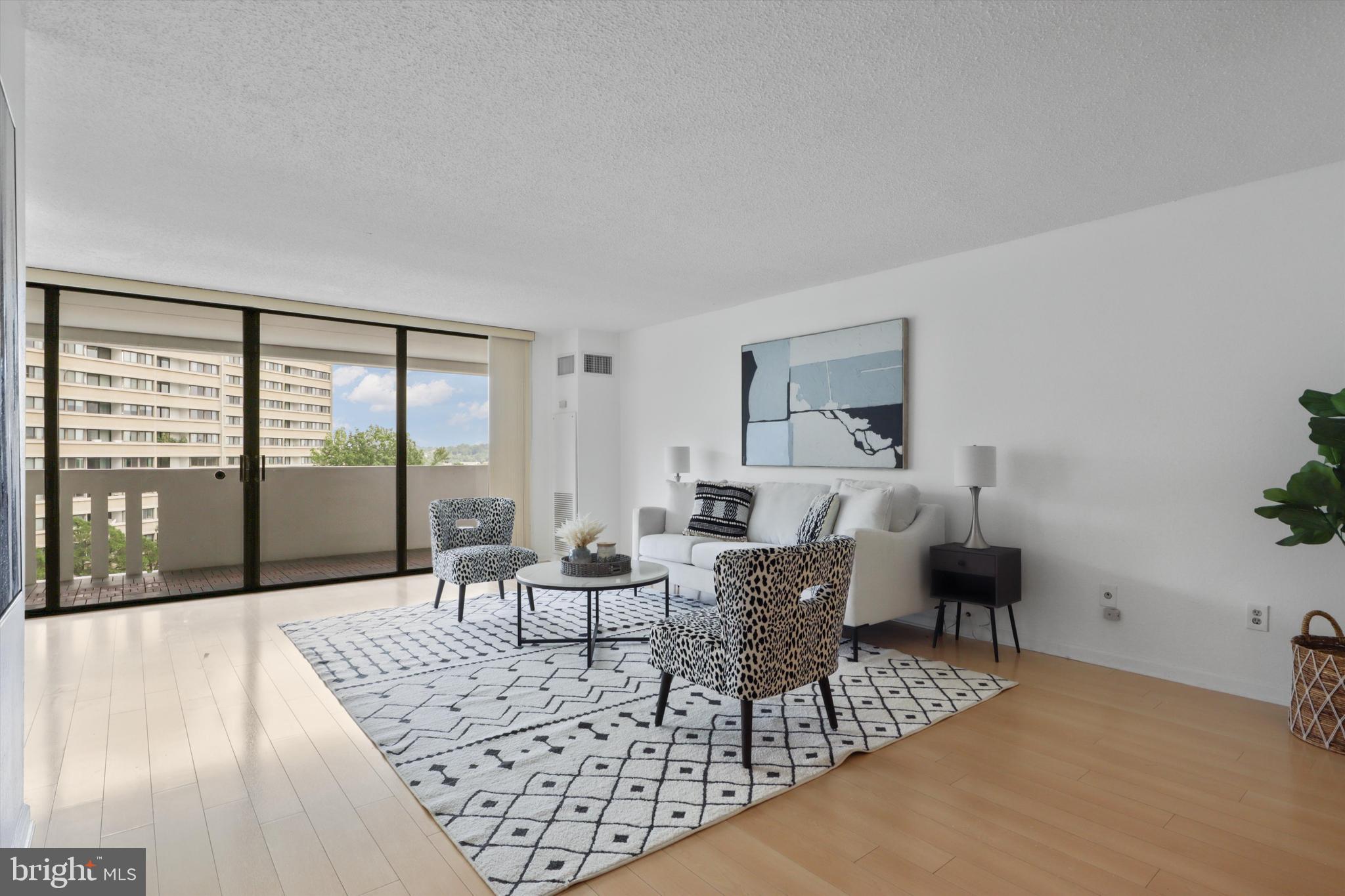 ALEXANDRIA KNOLLS - Residential