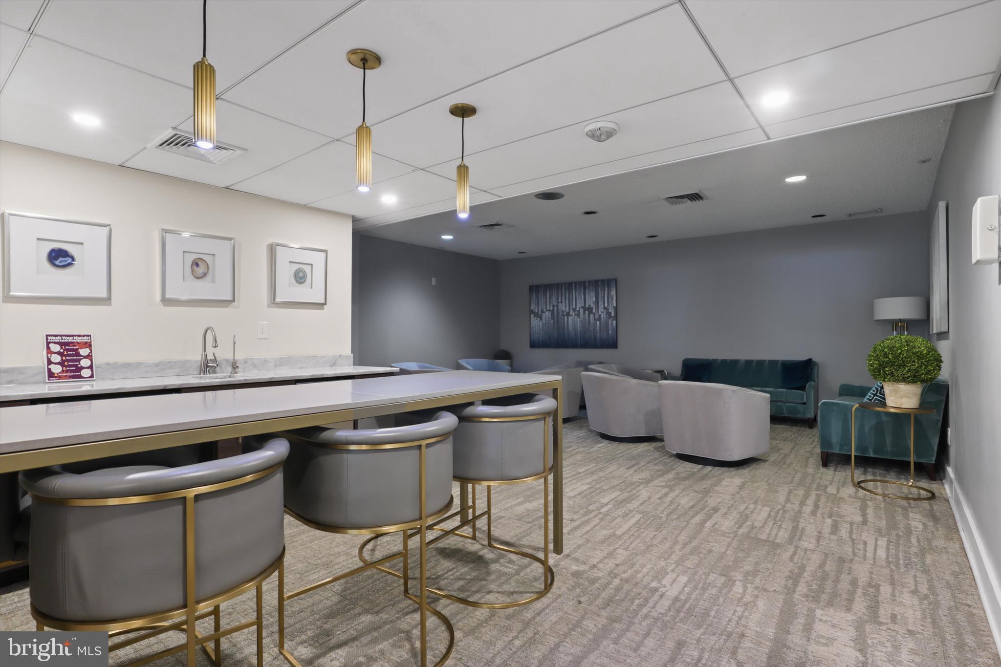 ALEXANDRIA KNOLLS - Residential