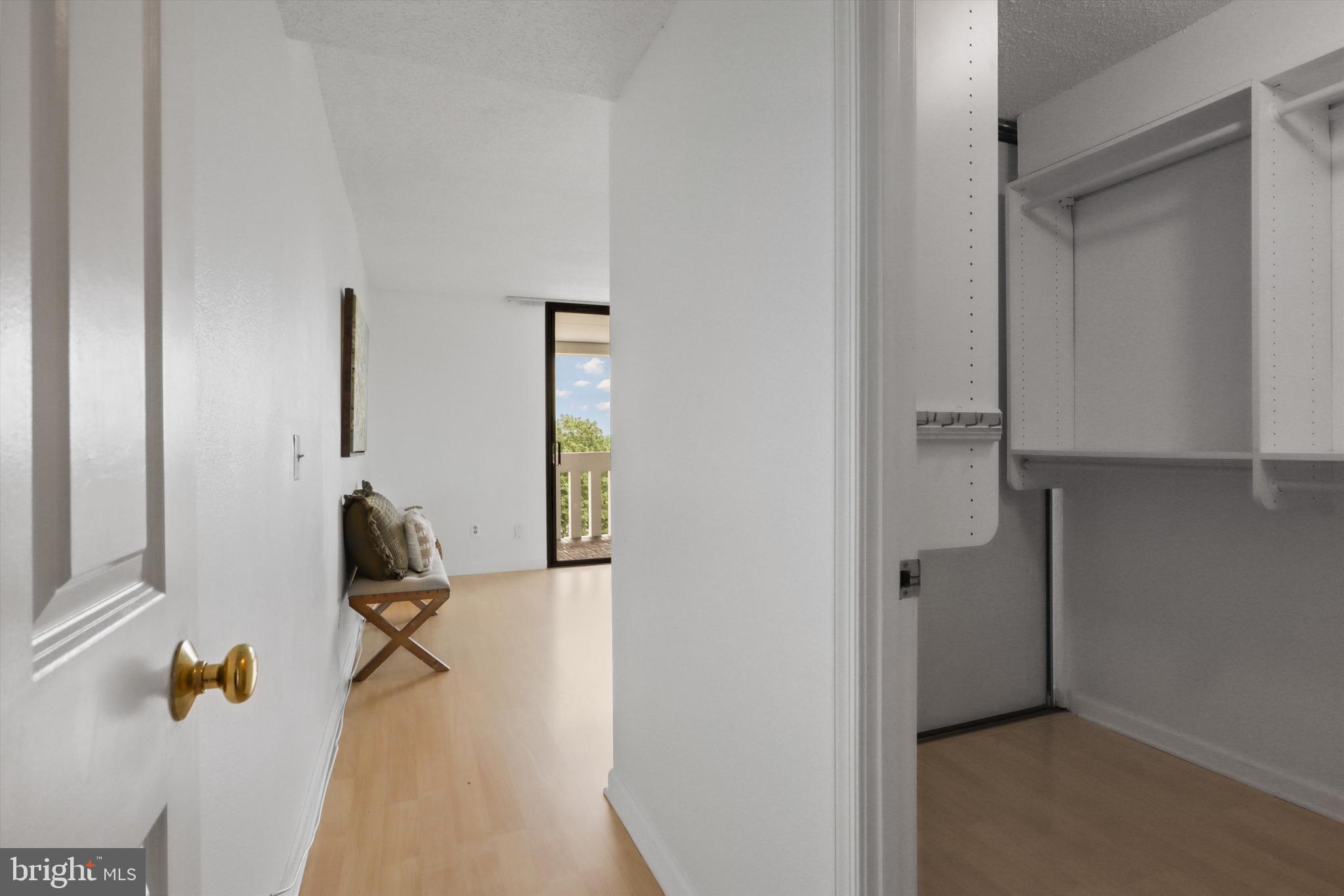 ALEXANDRIA KNOLLS - Residential