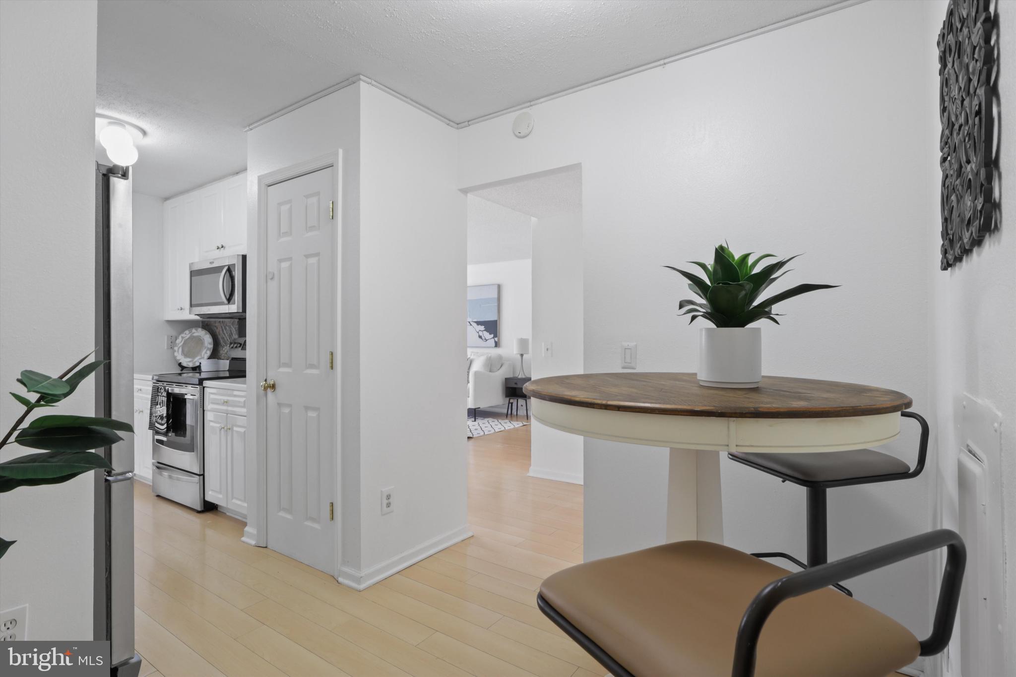 ALEXANDRIA KNOLLS - Residential