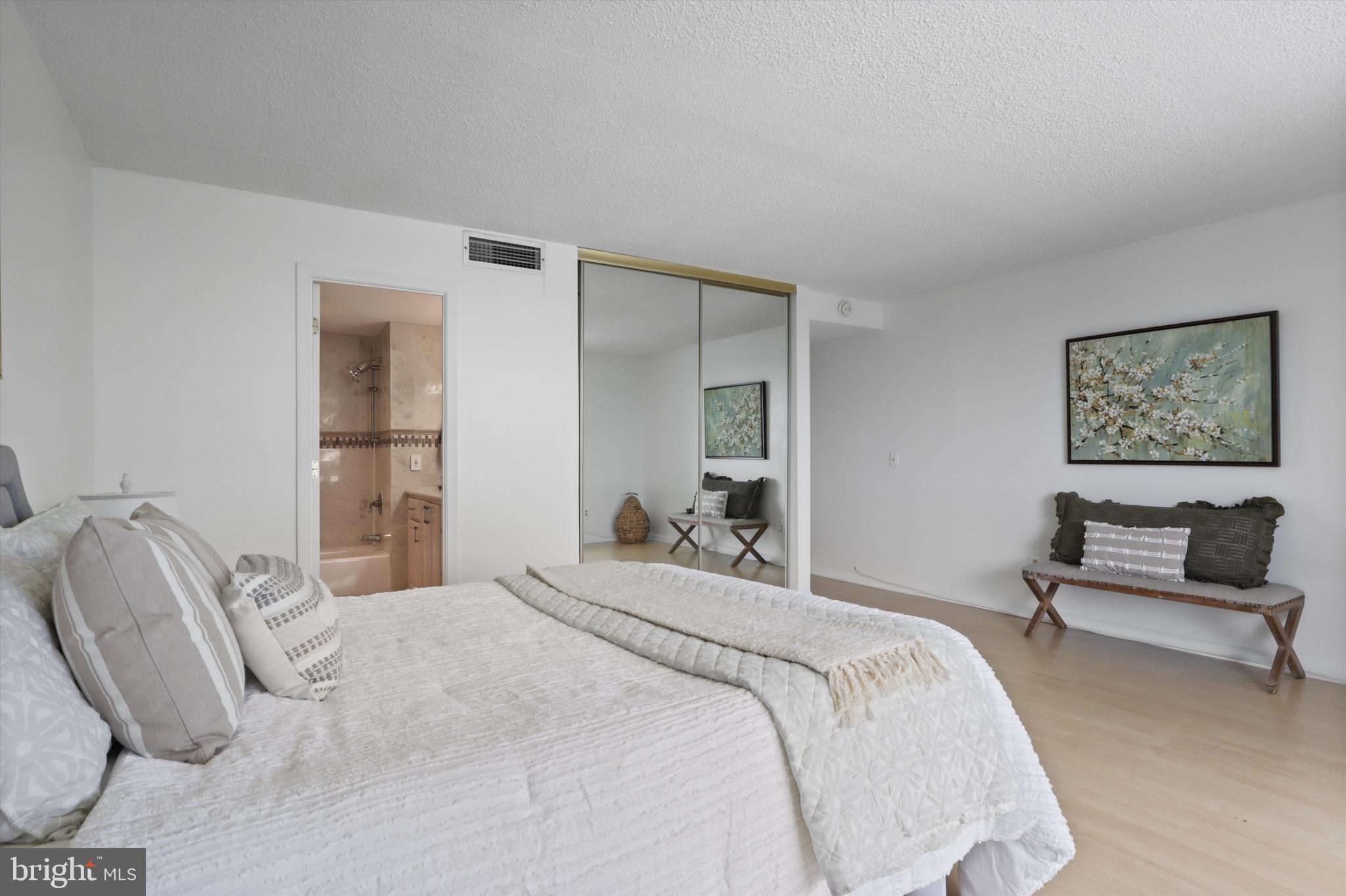 ALEXANDRIA KNOLLS - Residential