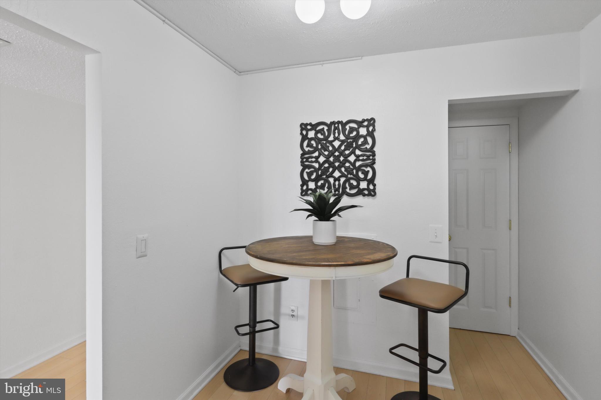 ALEXANDRIA KNOLLS - Residential