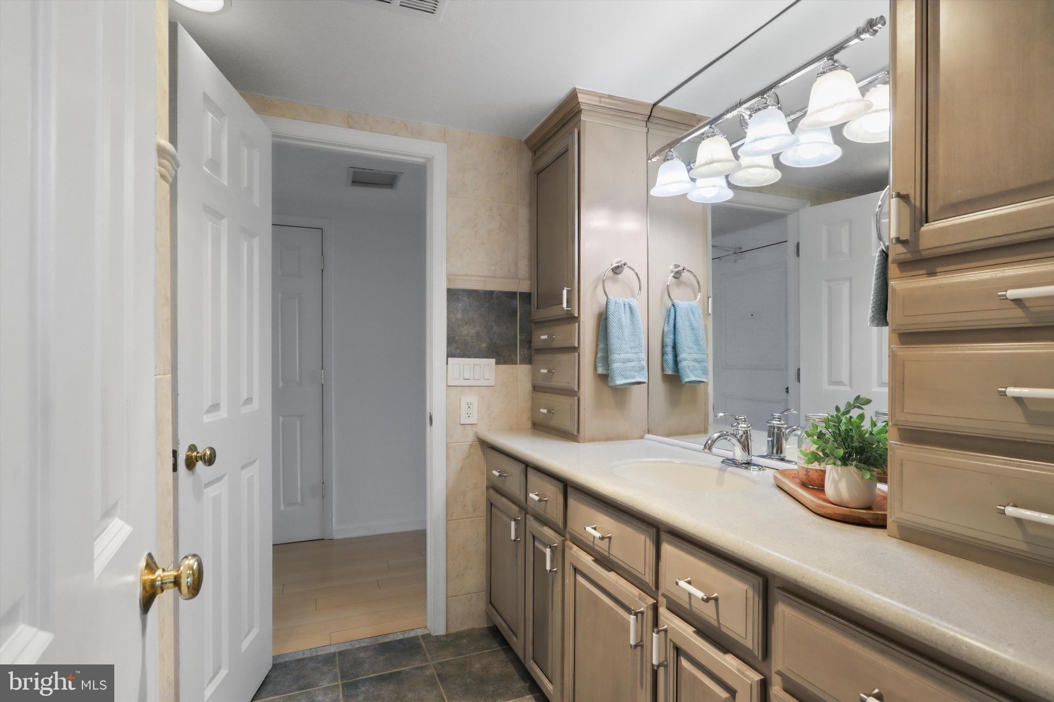 ALEXANDRIA KNOLLS - Residential