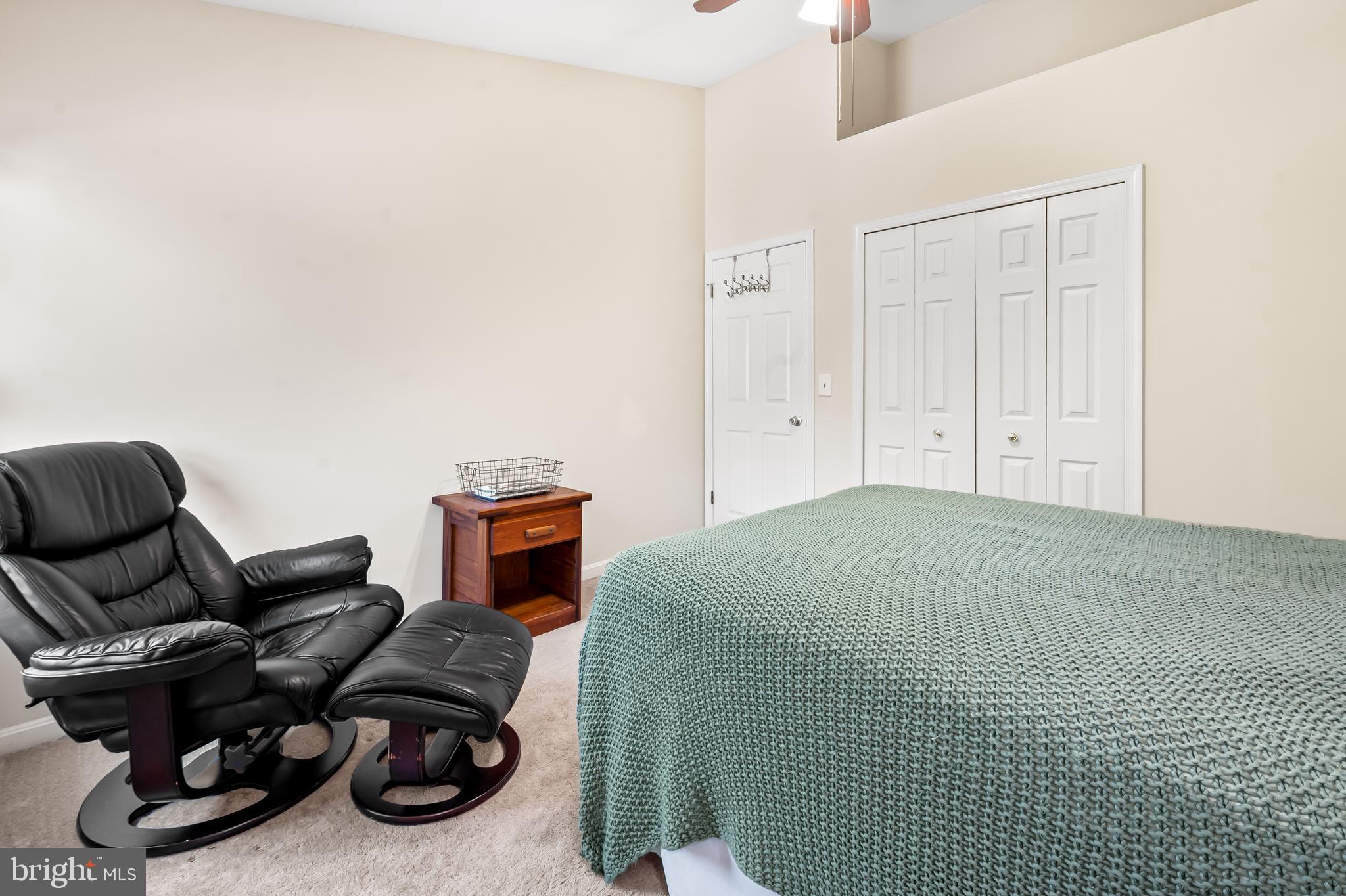 RIVA TRACE/SPRING PLACE - Residential