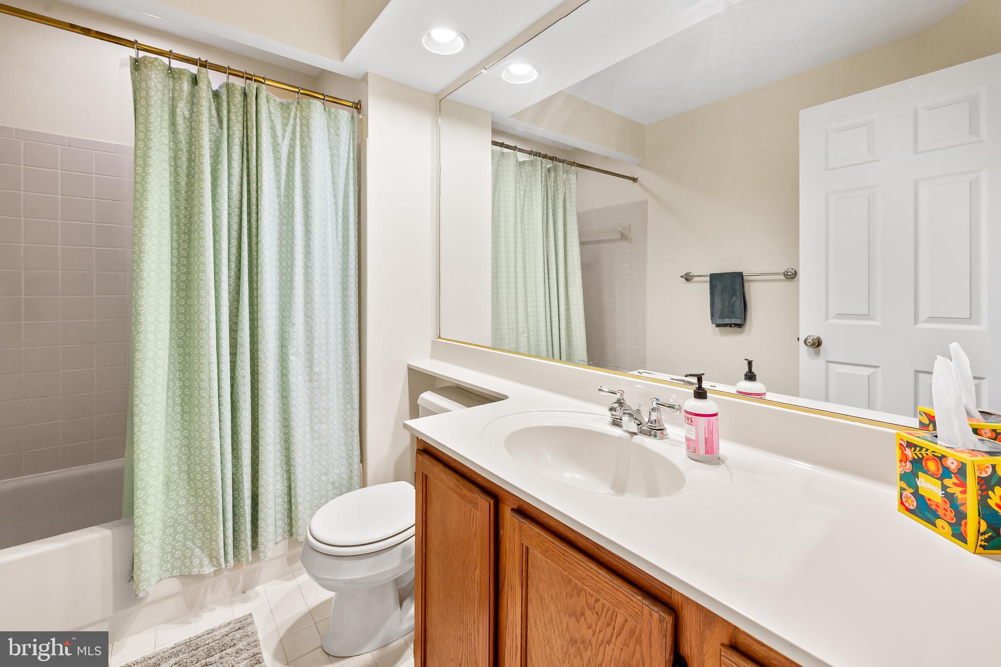 RIVA TRACE/SPRING PLACE - Residential