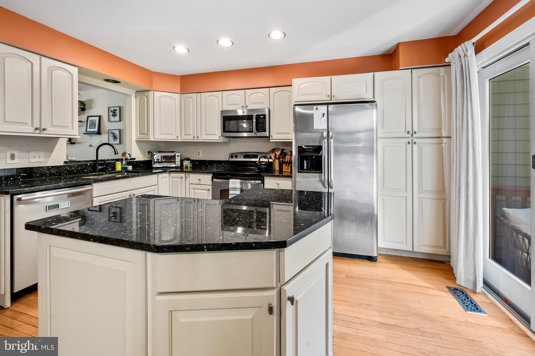 RIVA TRACE/SPRING PLACE - Residential