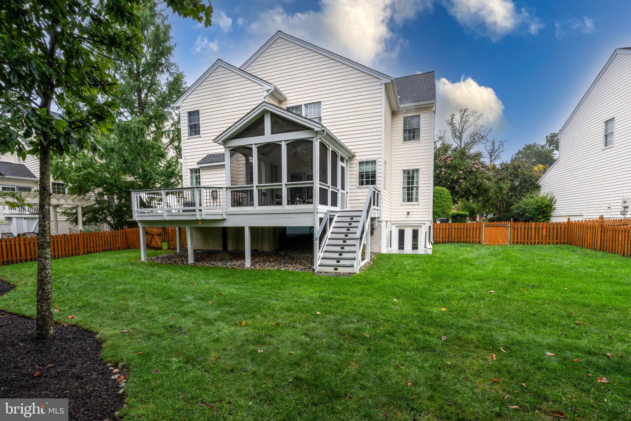 5833 CRANSWICK COURT