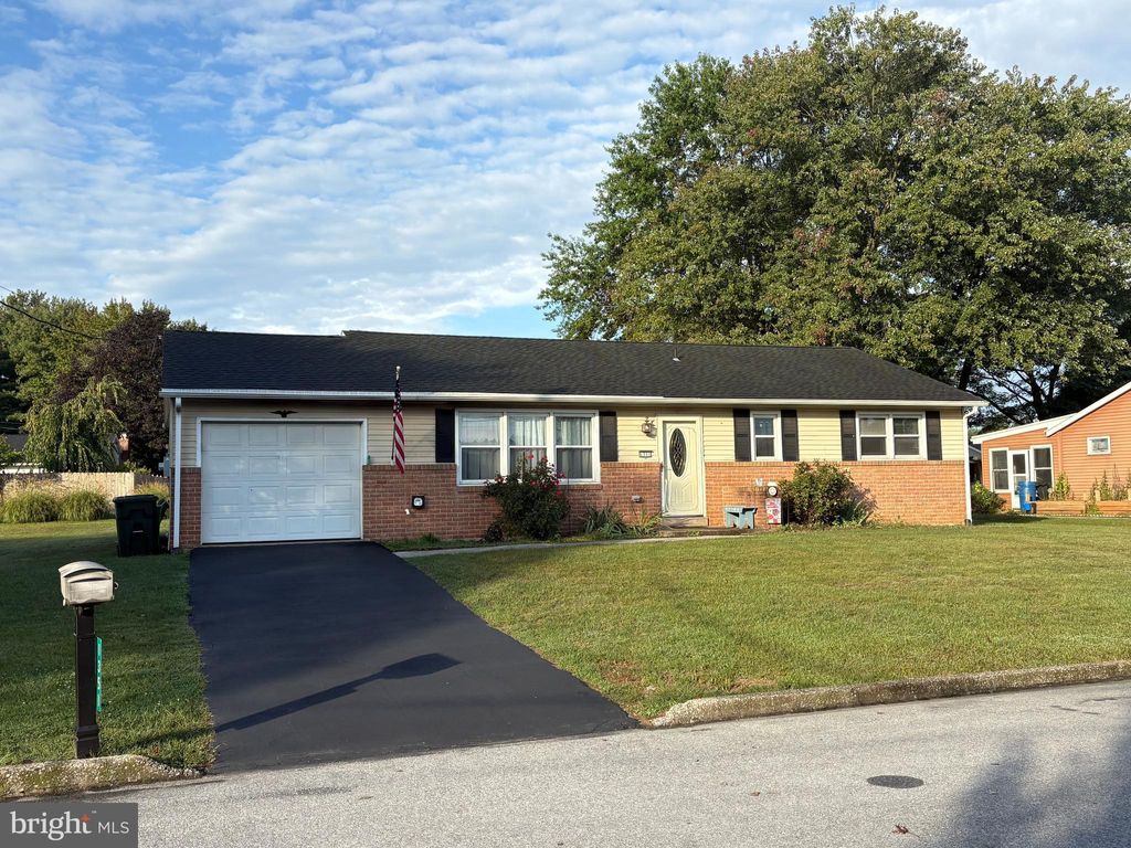 Photo of 1351 S Duke Street, PALMYRA, PA 17078 (MLS # PALN2023056)