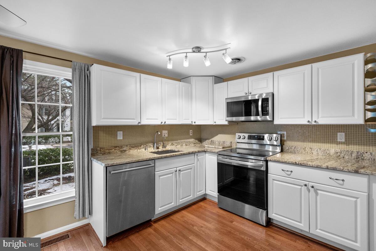 ESSEX PLACE - Residential