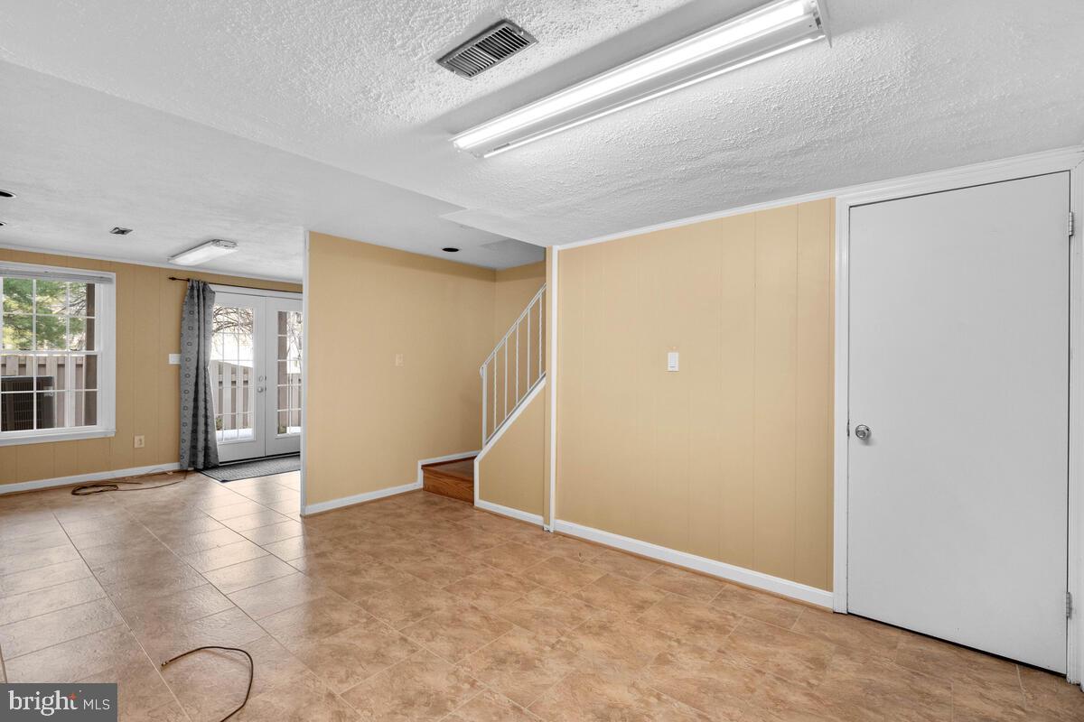 ESSEX PLACE - Residential