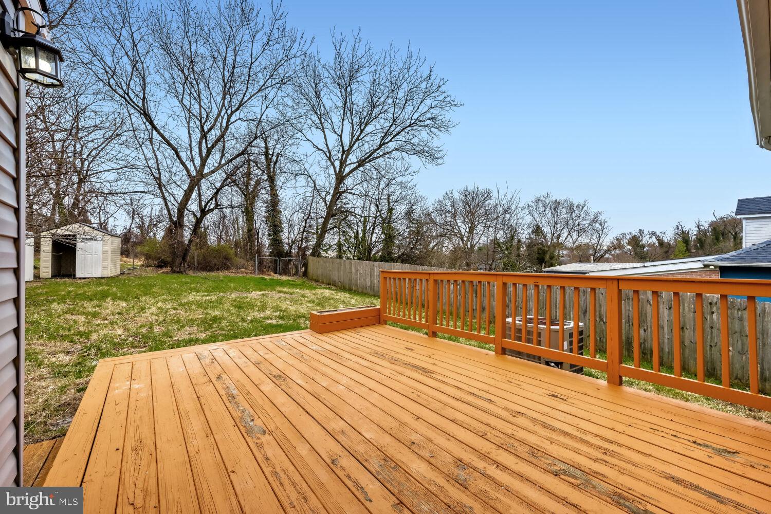 TEN HILLS - Residential