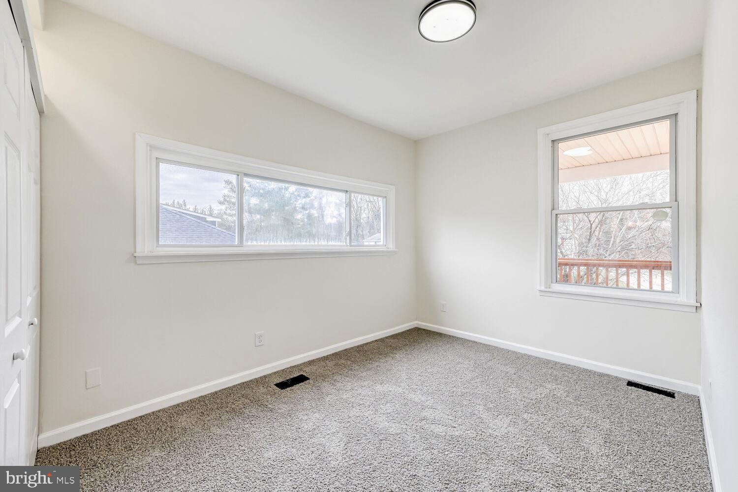 TEN HILLS - Residential