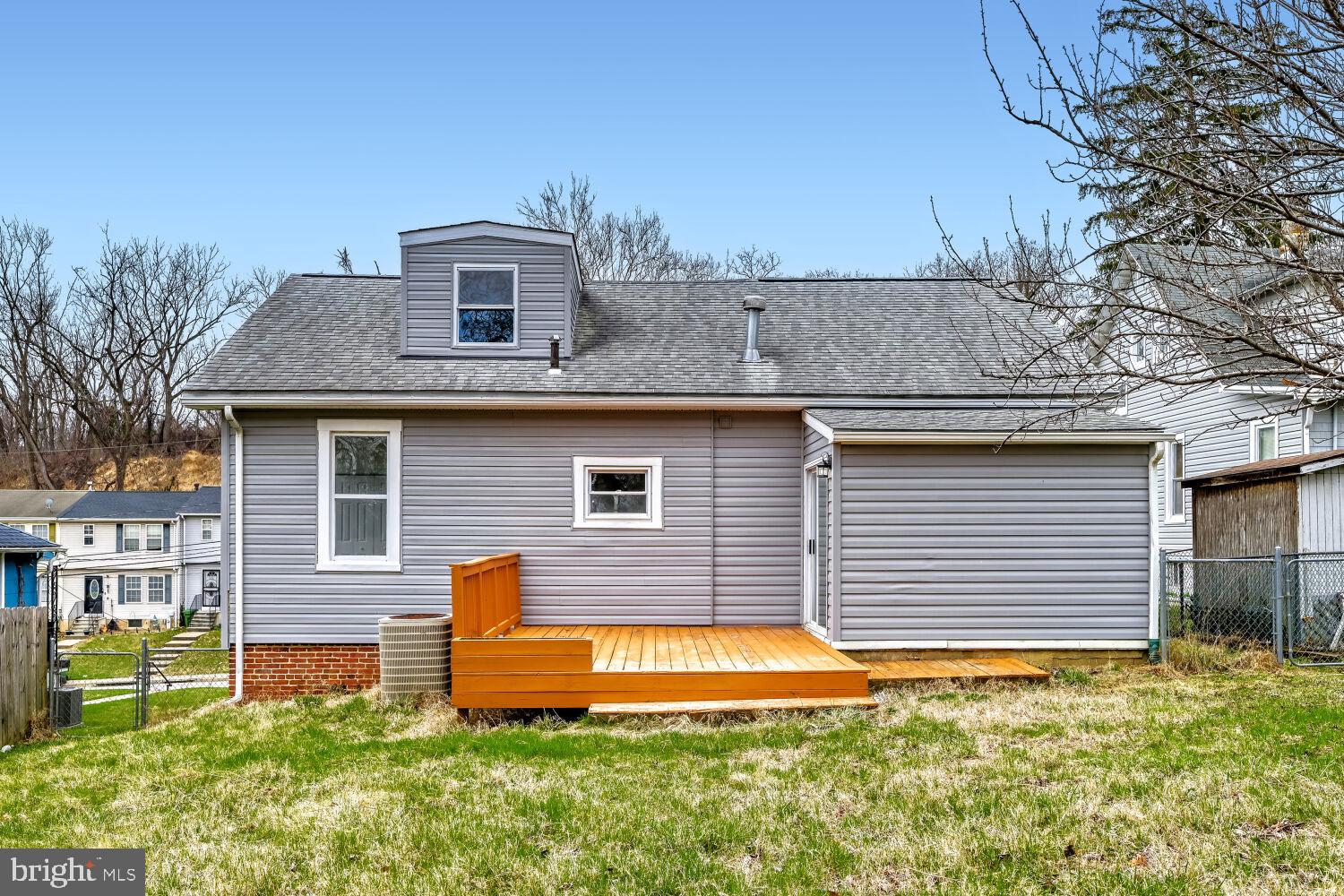 TEN HILLS - Residential