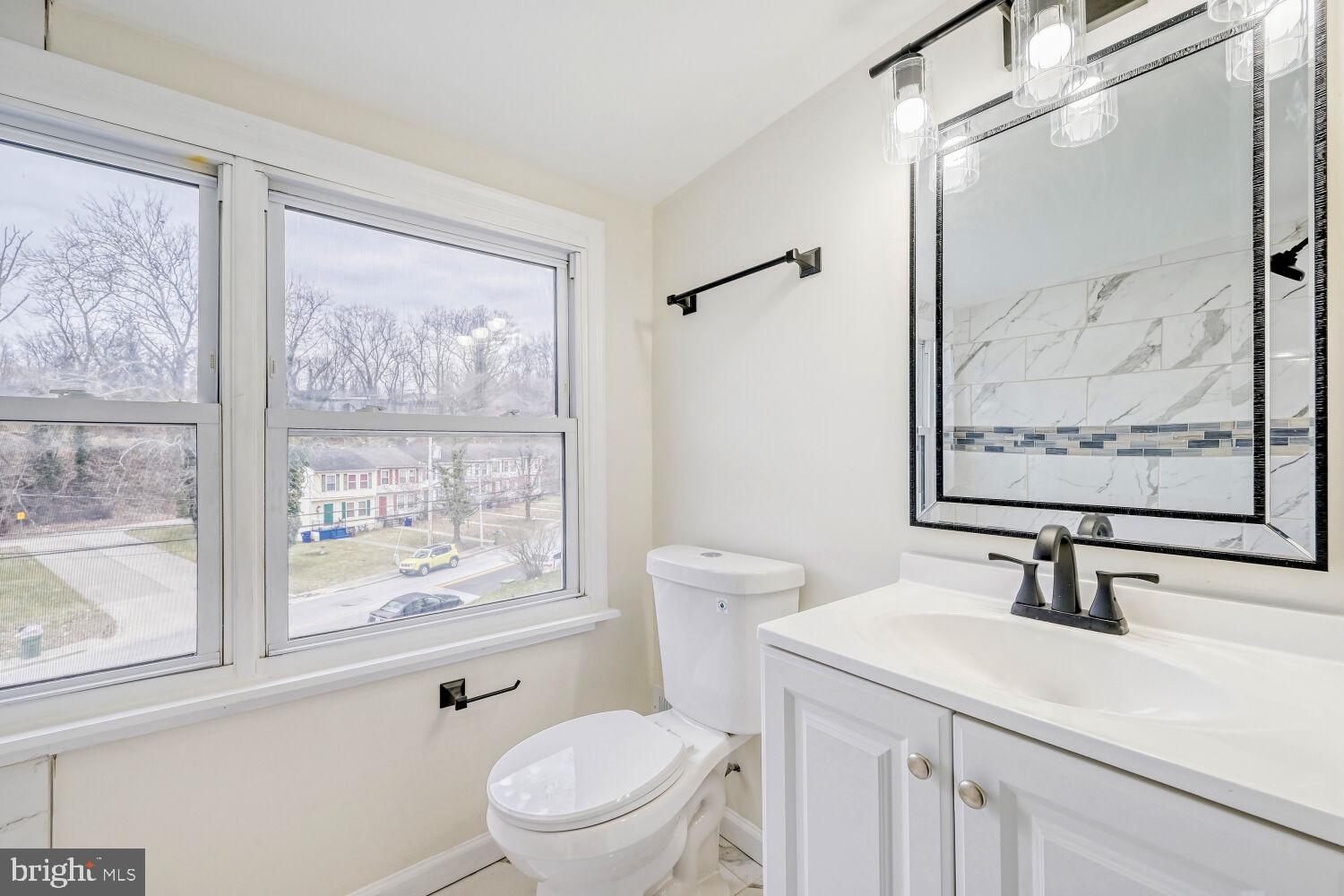 TEN HILLS - Residential