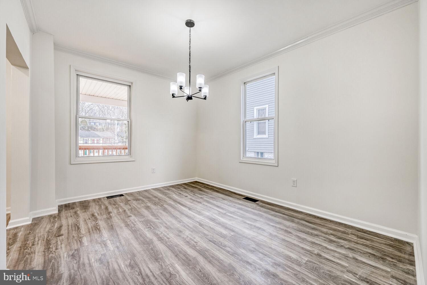 TEN HILLS - Residential