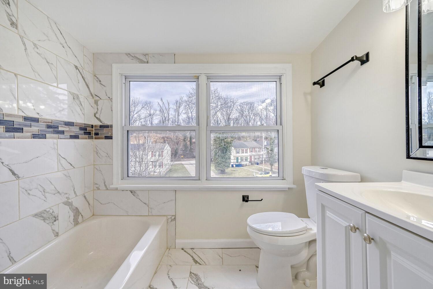 TEN HILLS - Residential