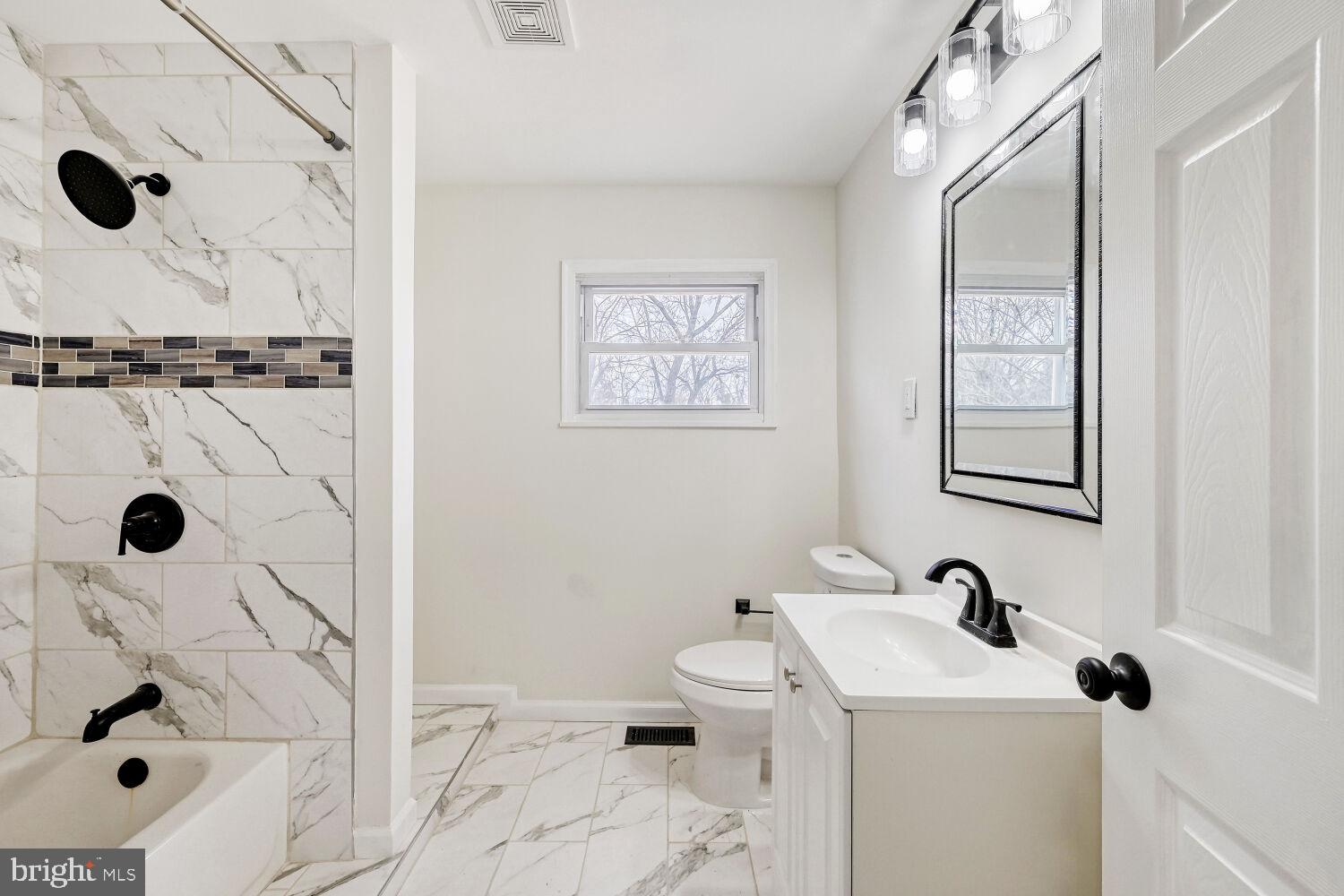 TEN HILLS - Residential