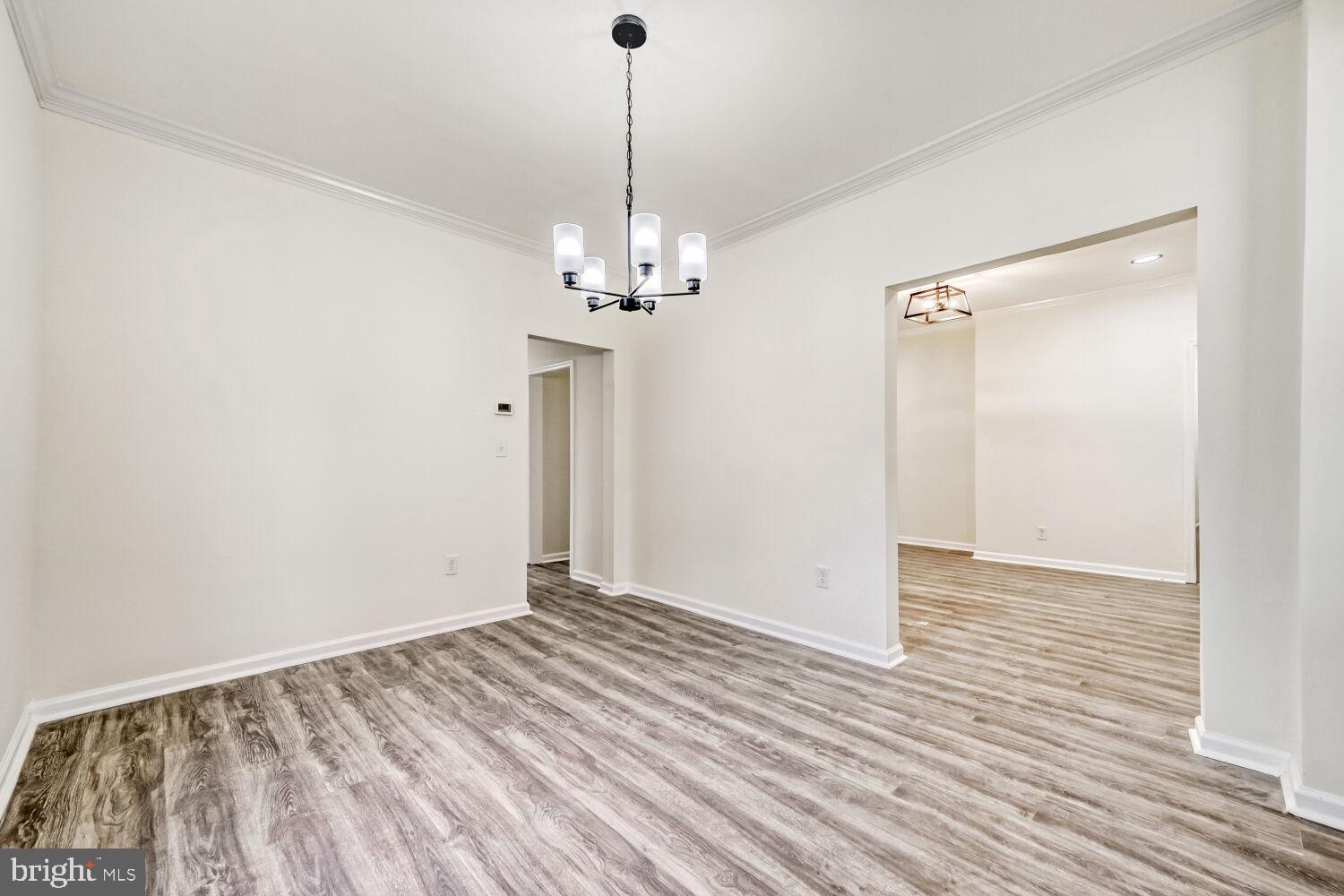 TEN HILLS - Residential