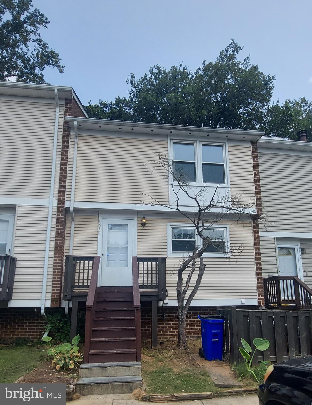 New carpet, new paint! 4 Bedroom 2 bath townhome in Germantown. 3 bedrooms and 1 full bath upstairs and 1 bedroom and 1 bath downstairs.
Close to shopping, restaurants, public transportation. Deck. 1 reserved parking.
Home is move in ready!
HOC Welcomed! Must have 4 bedroom voucher!
