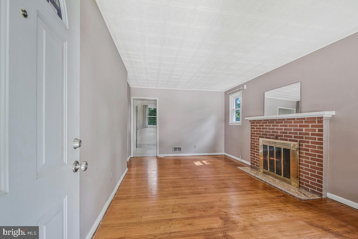 3802 CRYSTAL LANE