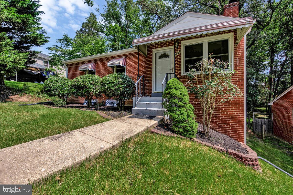 3802 CRYSTAL LANE