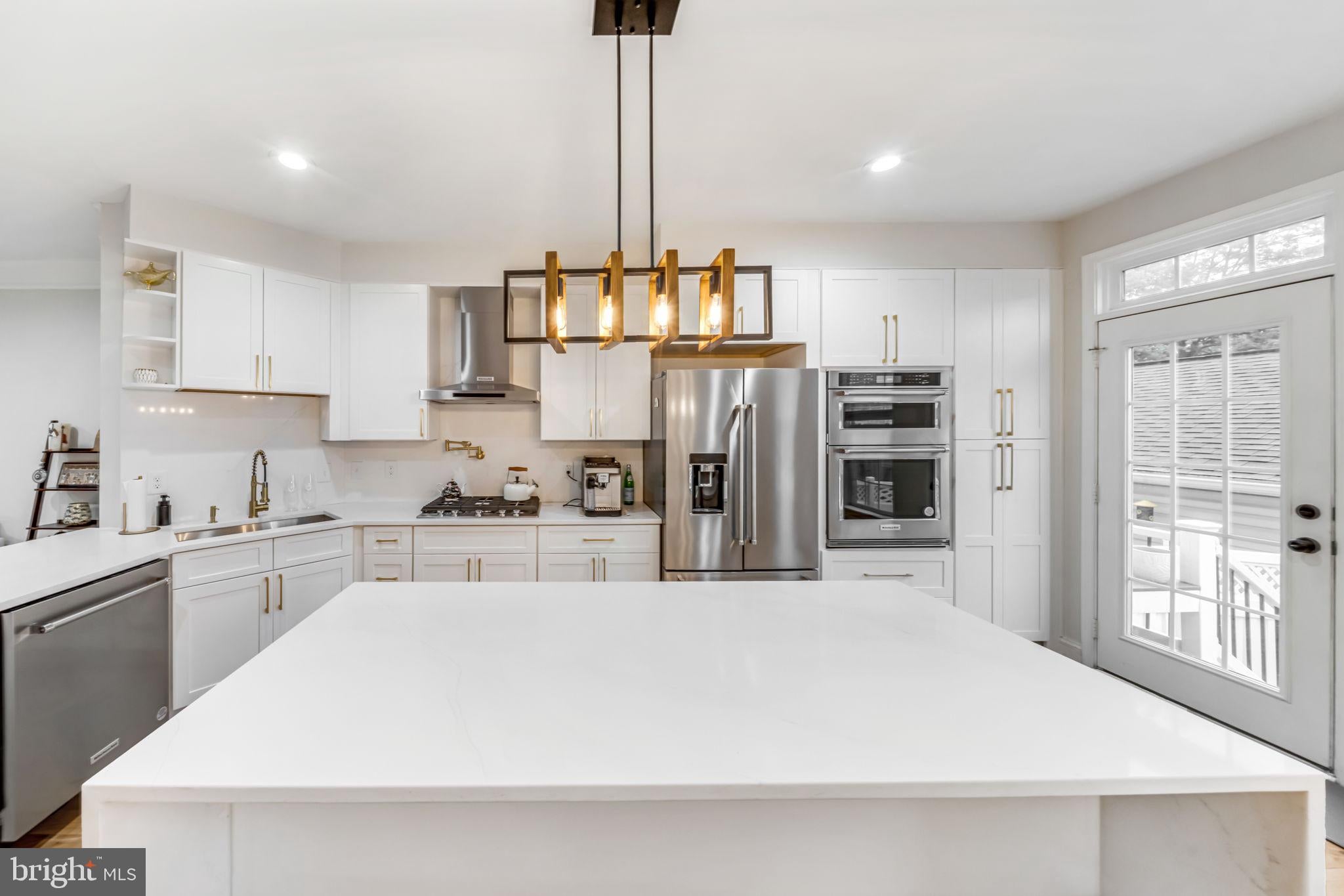 156 GOLDEN ASH WAY