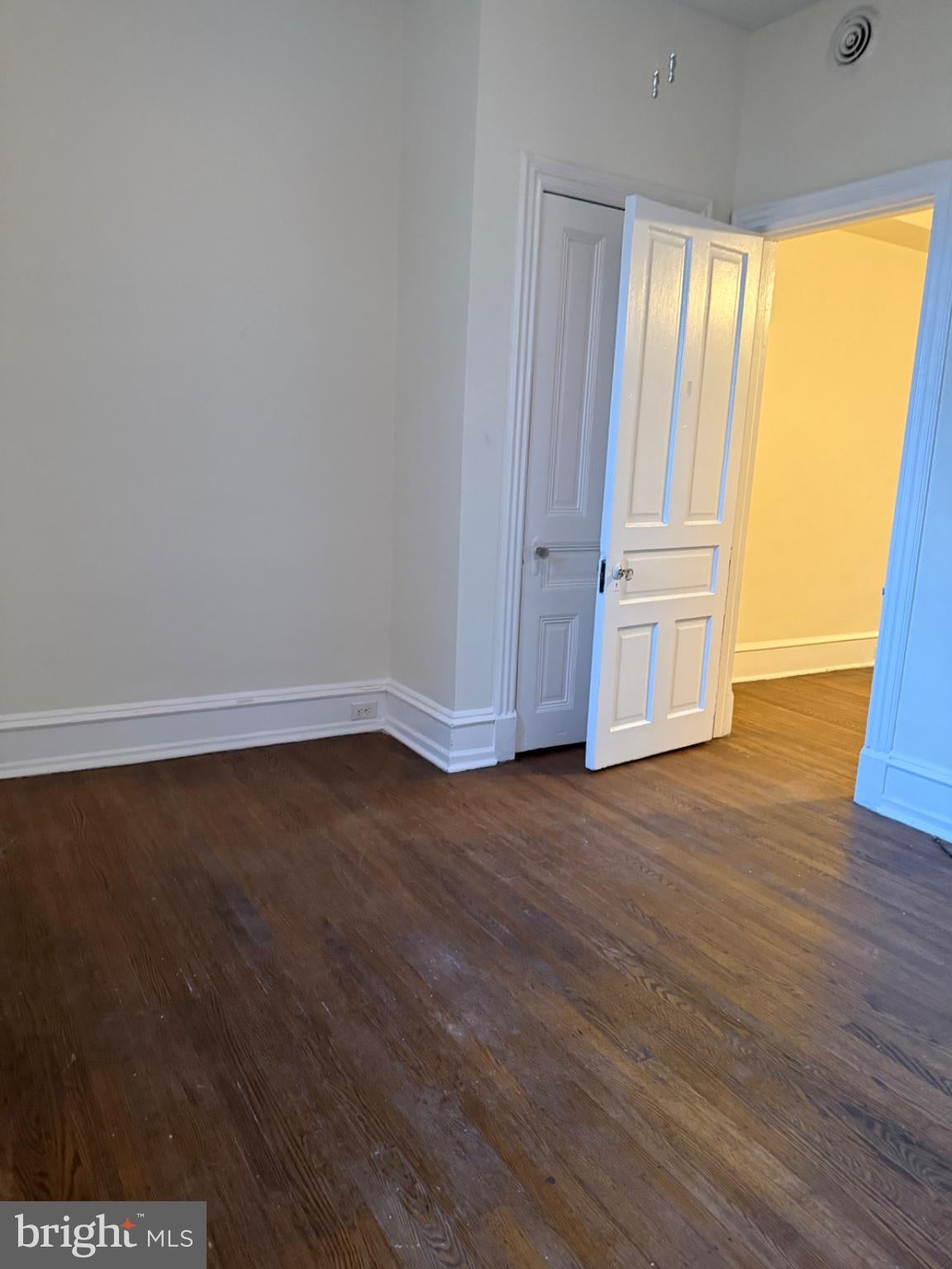 2217 N. BROAD STREET 6