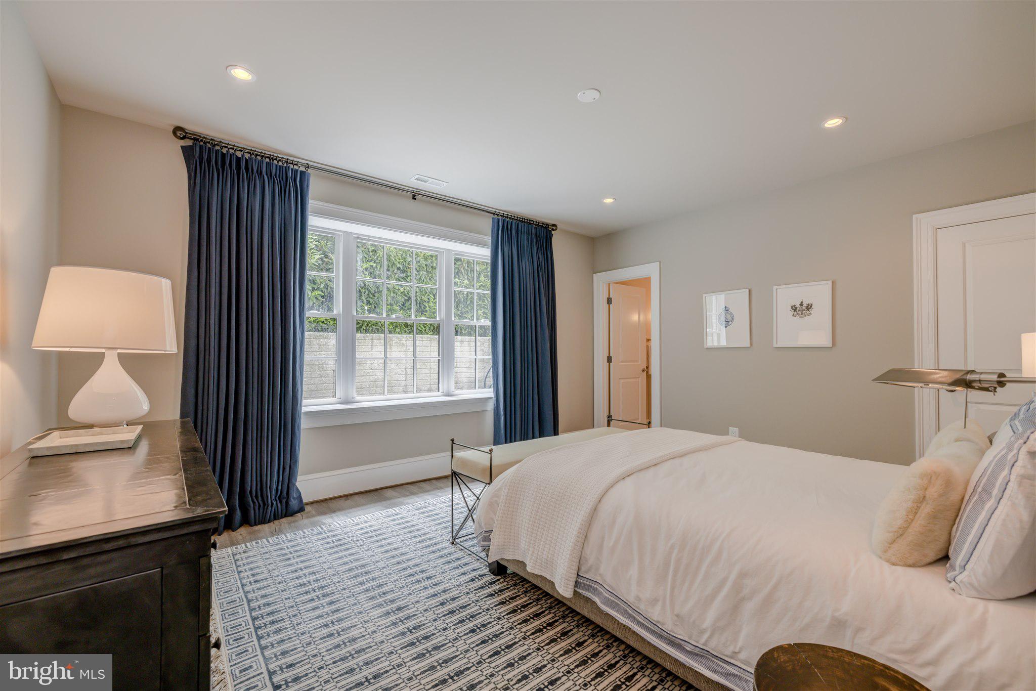 ALEXANDRIA - Residential