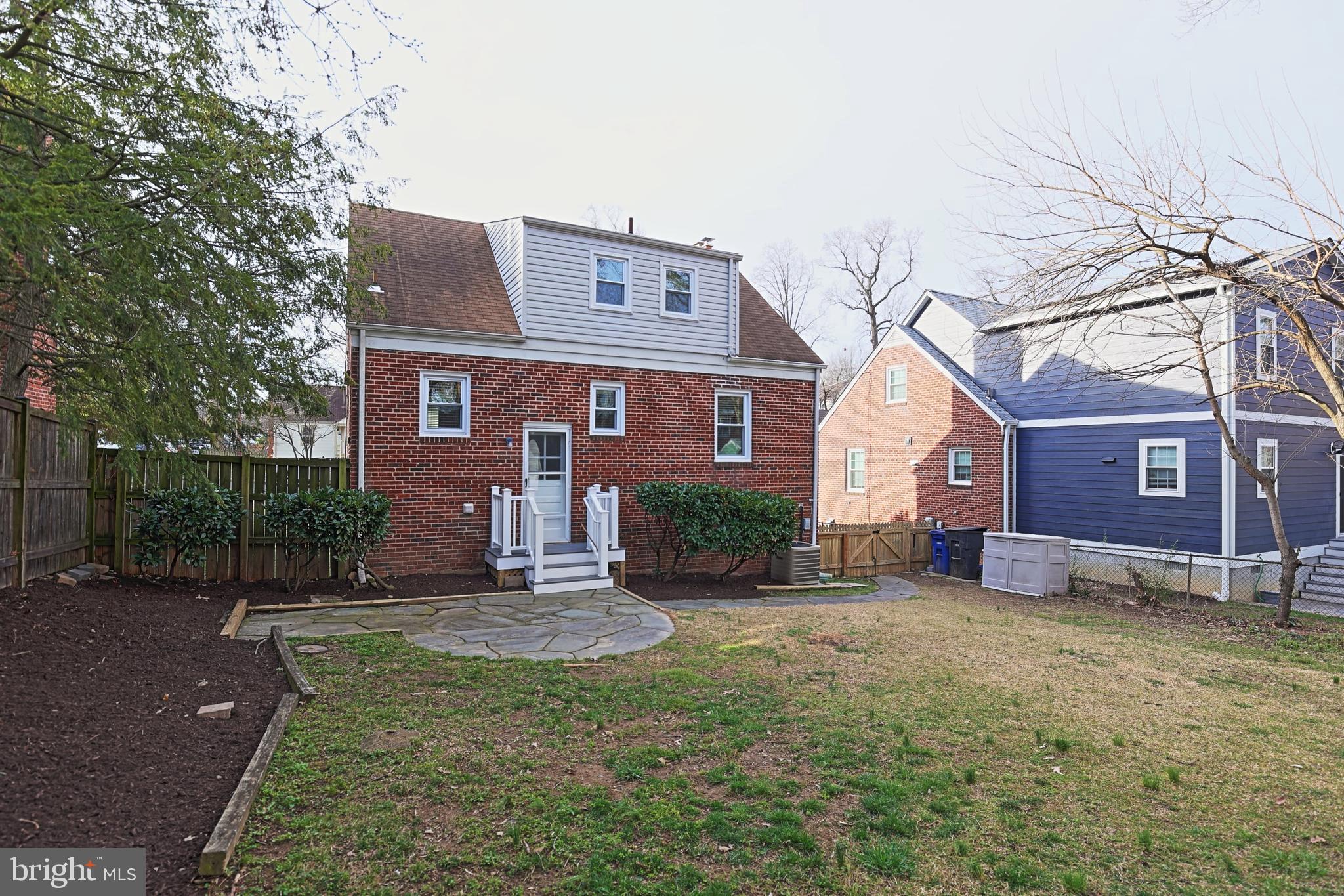 DOUGLAS PARK - Residential