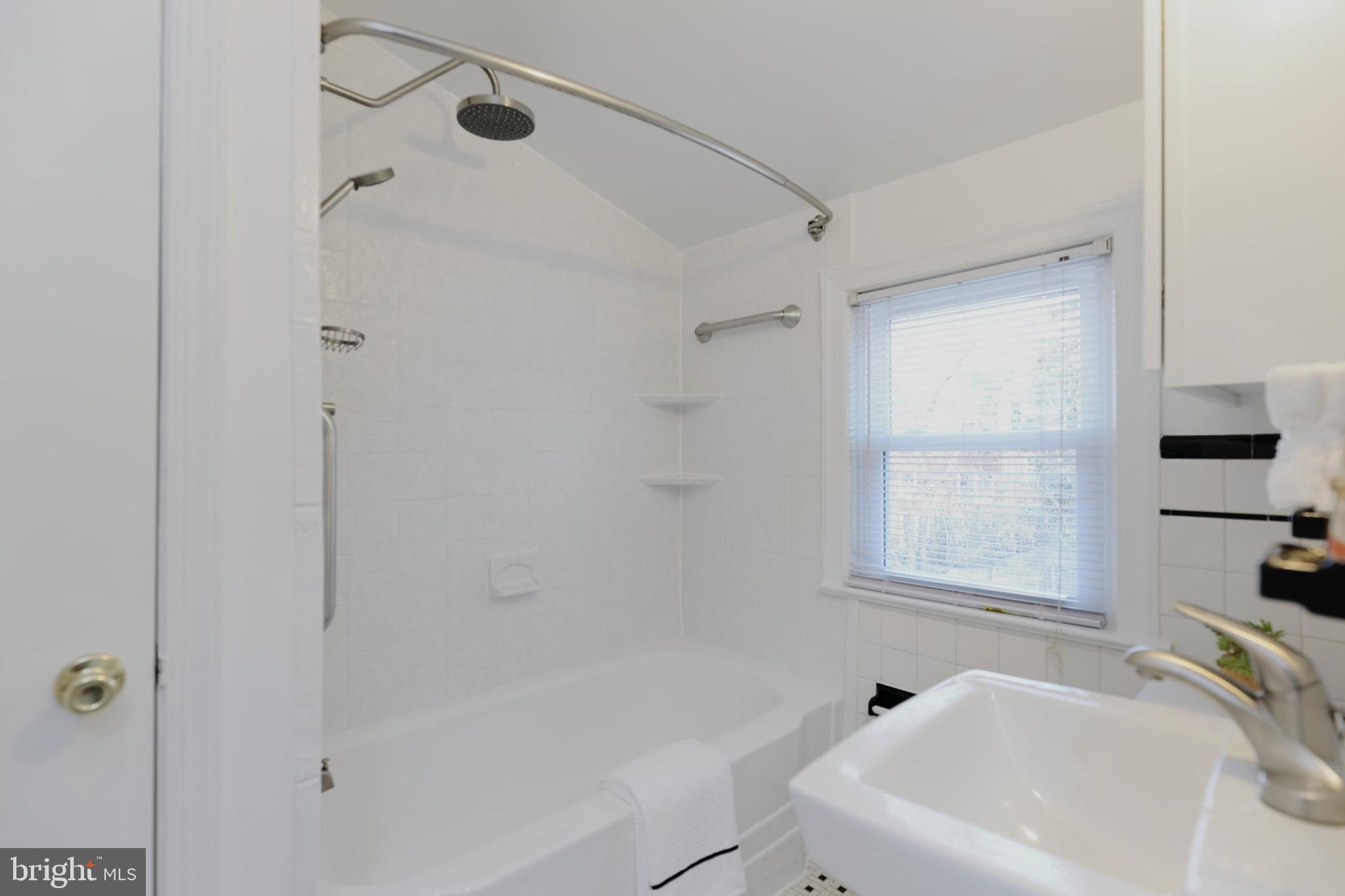 DOUGLAS PARK - Residential