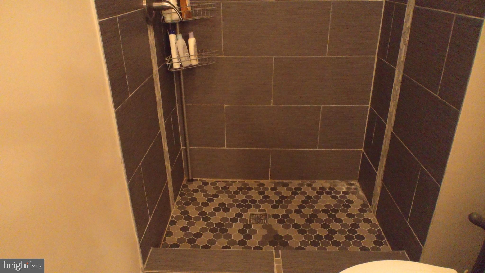 HILL OAKS - Residential