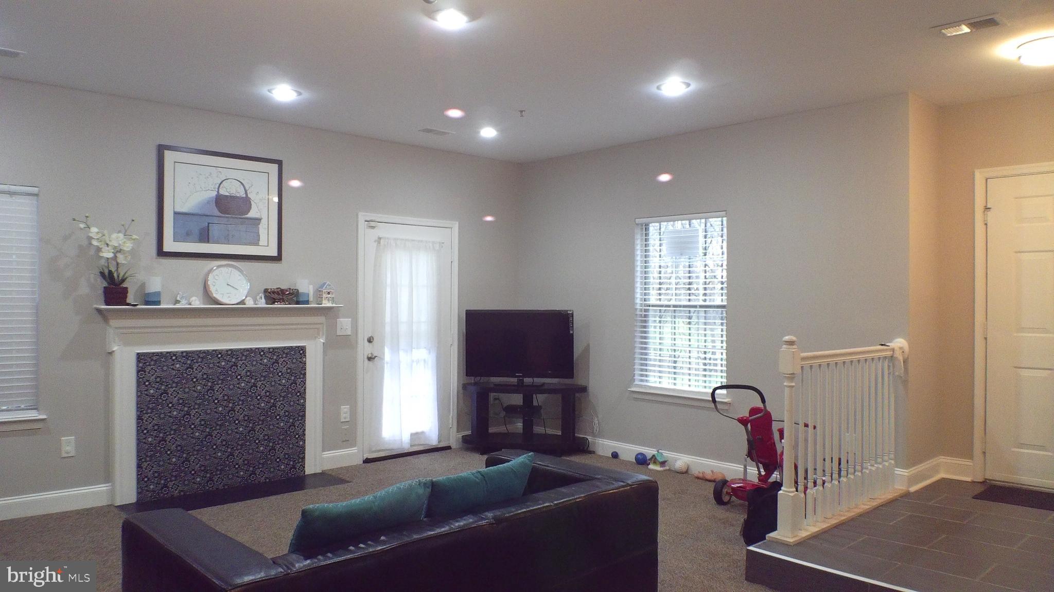 HILL OAKS - Residential