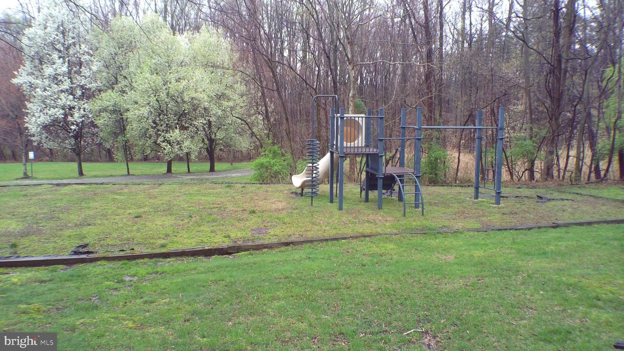 HILL OAKS - Residential