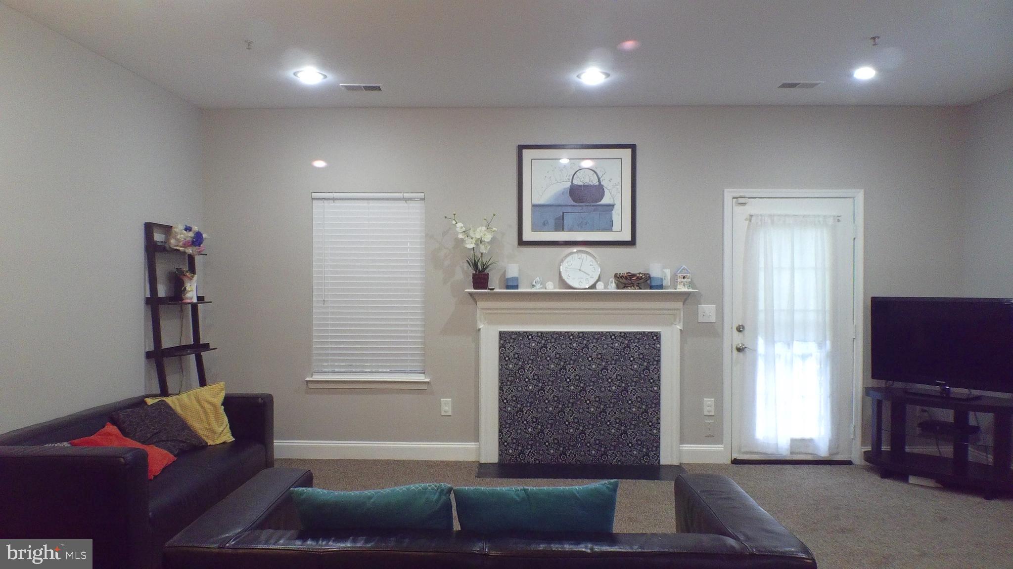 HILL OAKS - Residential