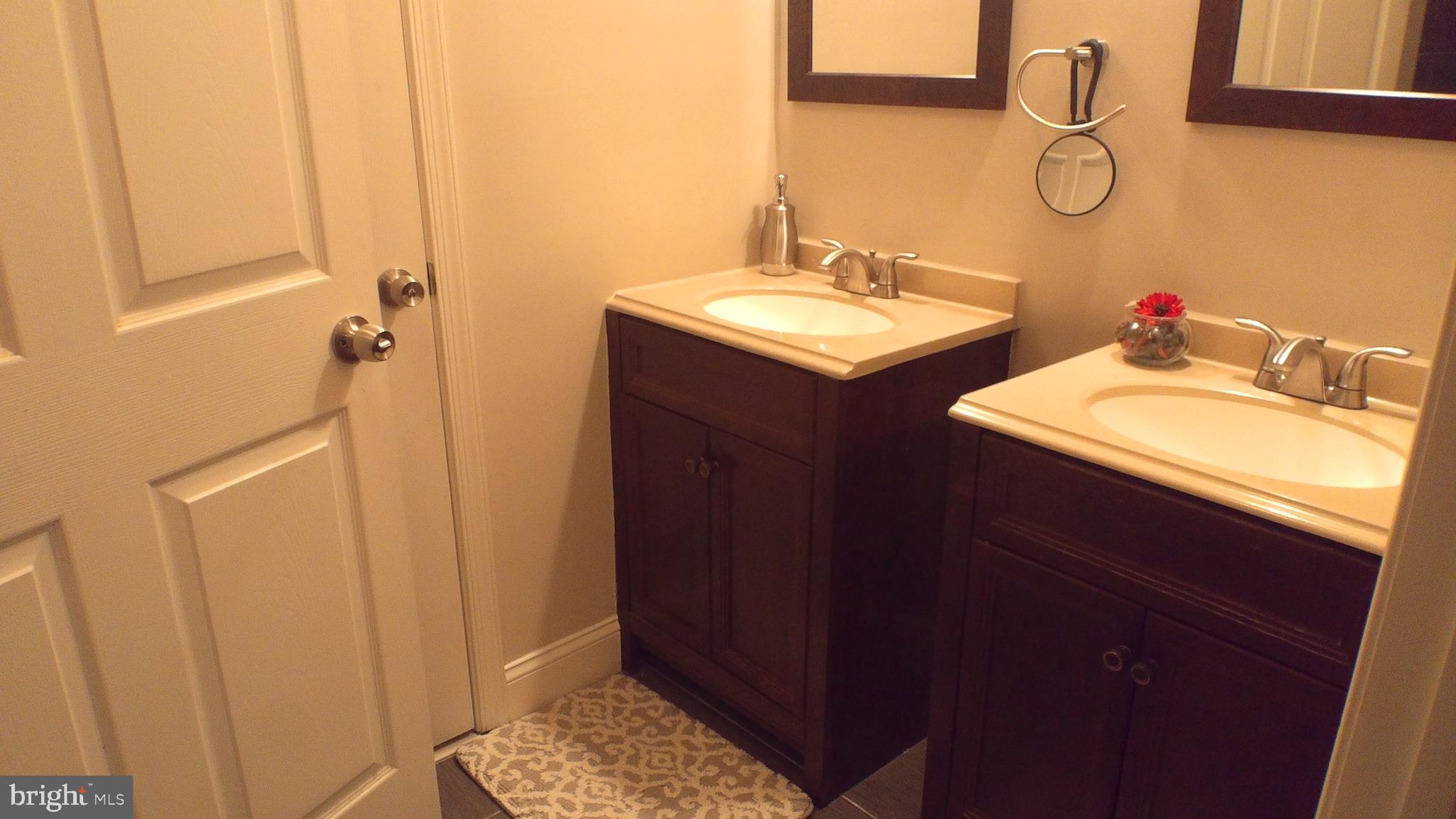 HILL OAKS - Residential