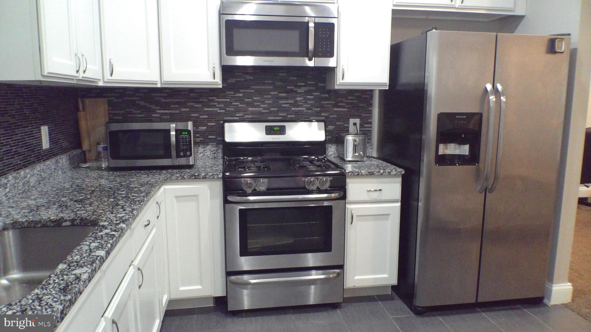 HILL OAKS - Residential