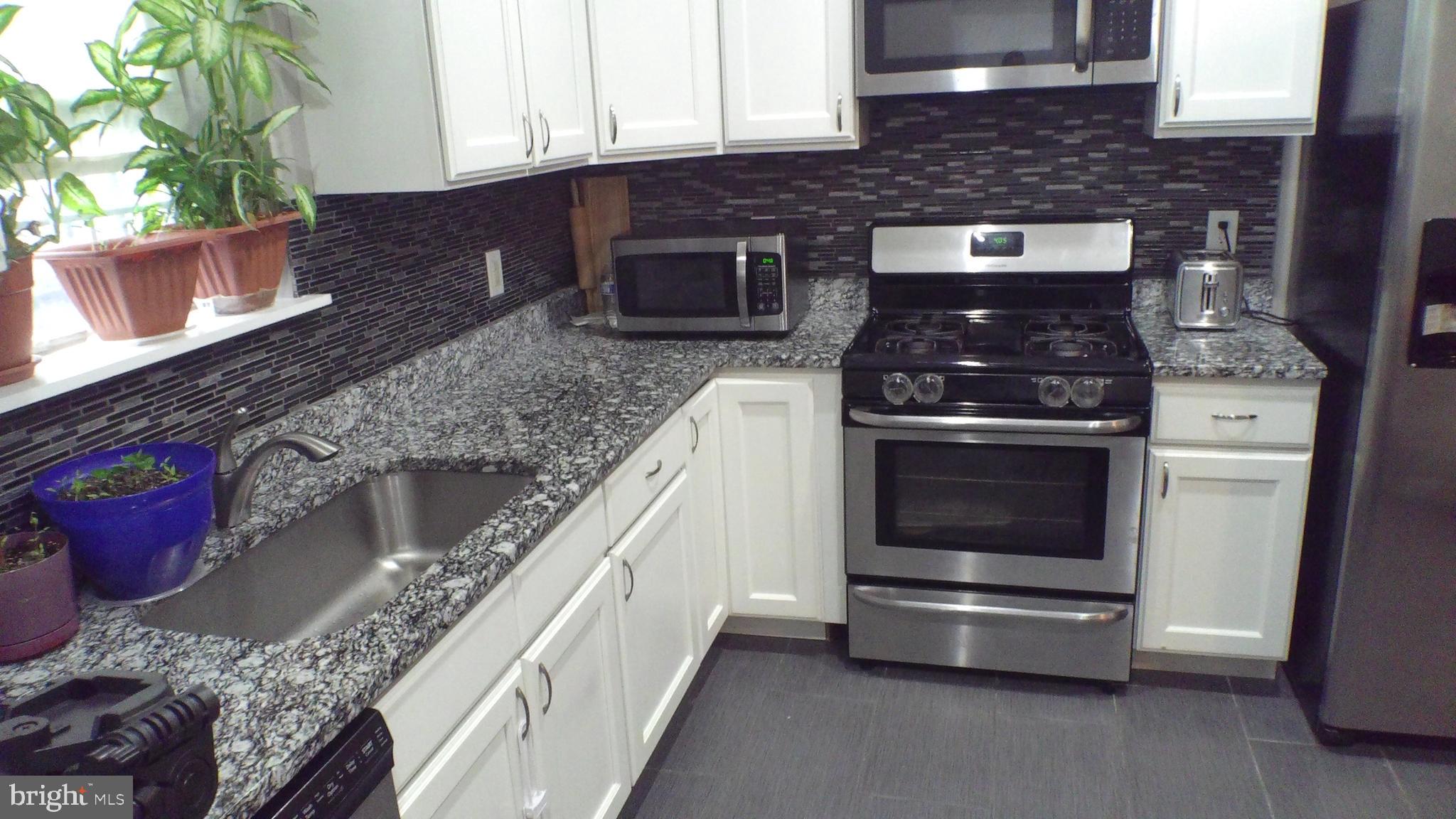 HILL OAKS - Residential