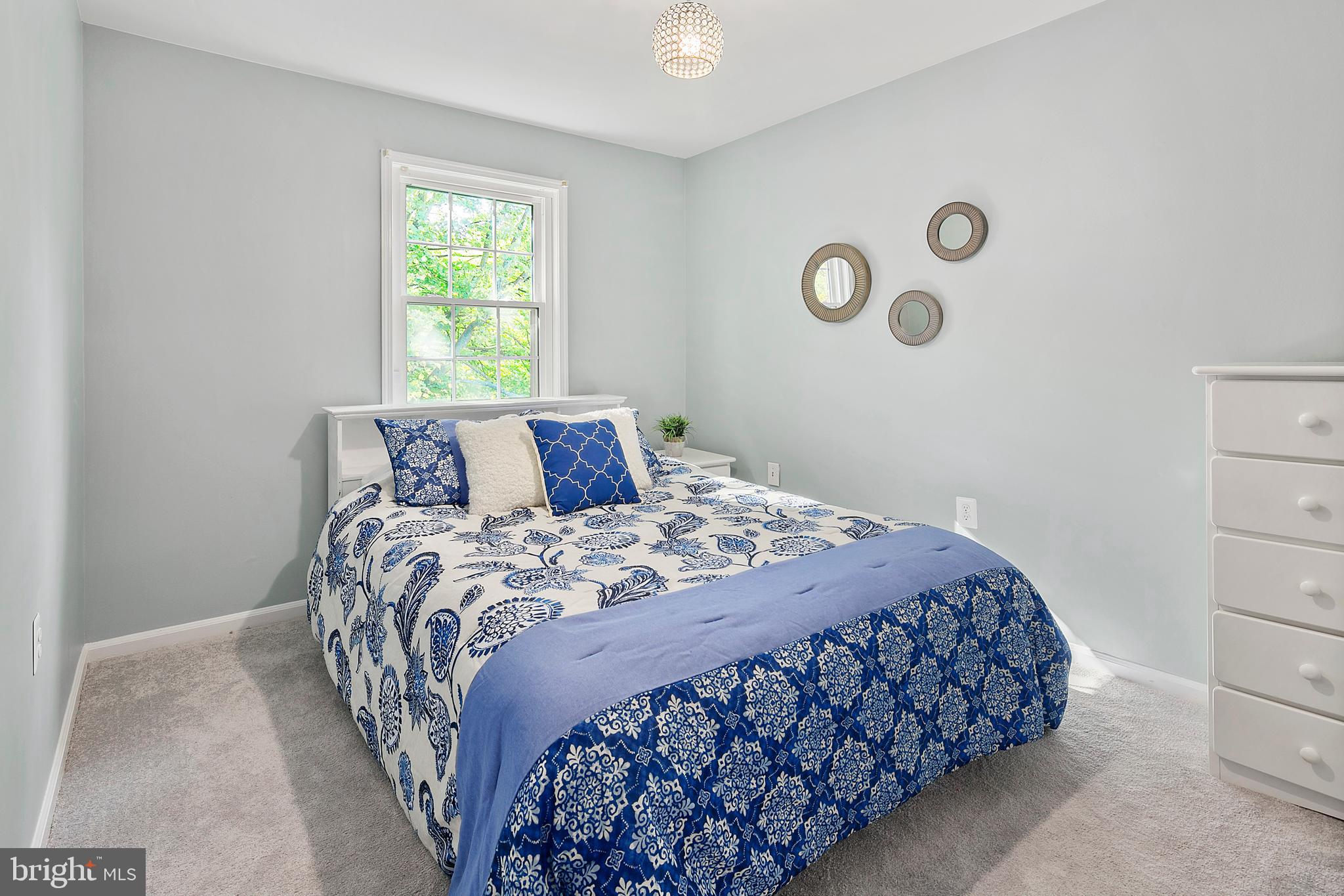 LAKEPOINTE - Residential