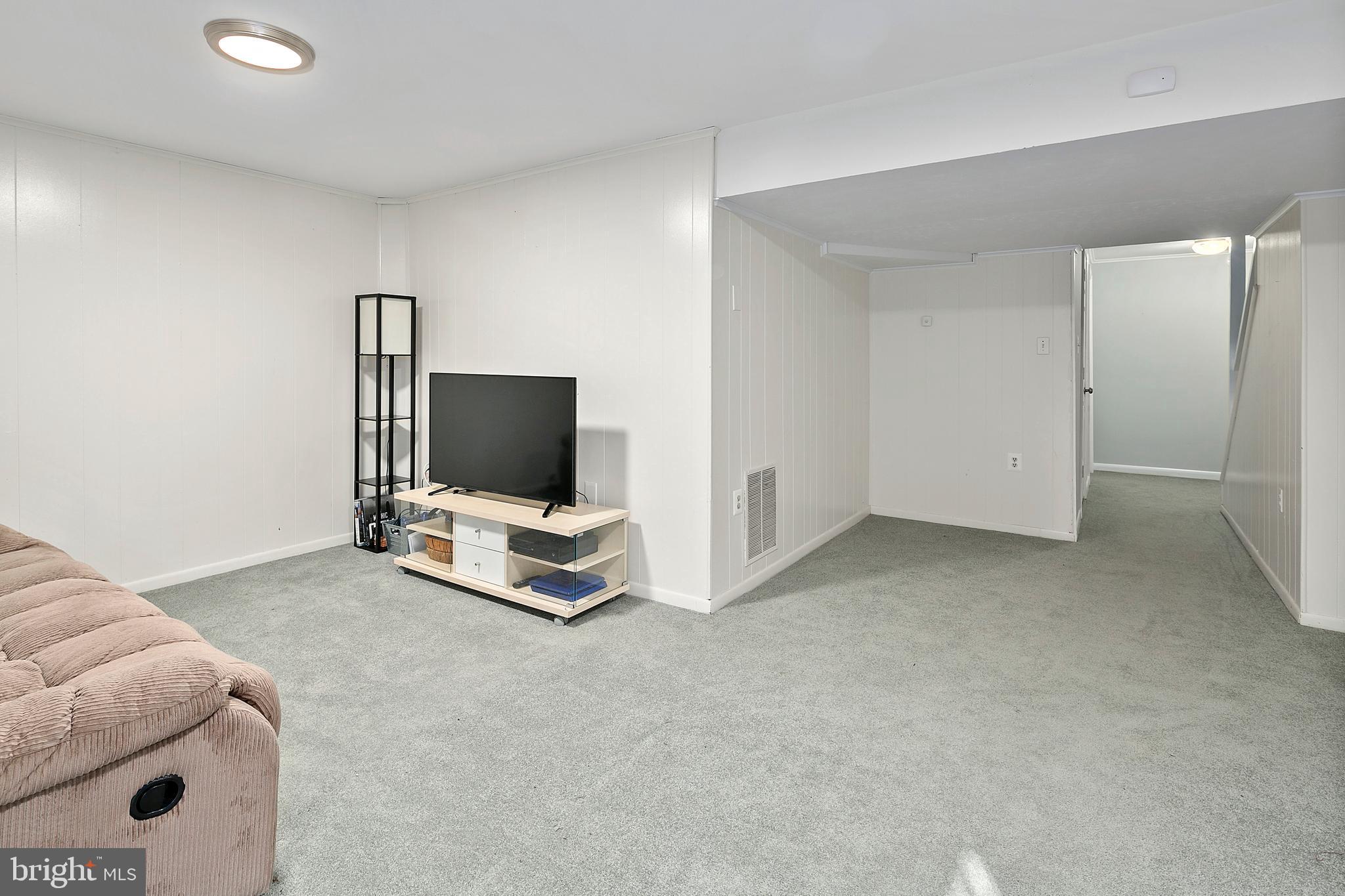 LAKEPOINTE - Residential