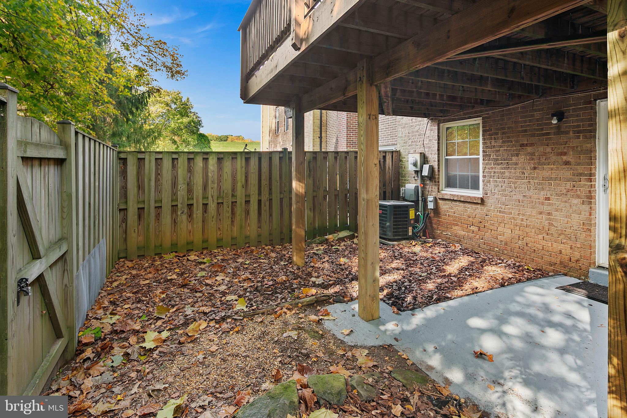 LAKEPOINTE - Residential