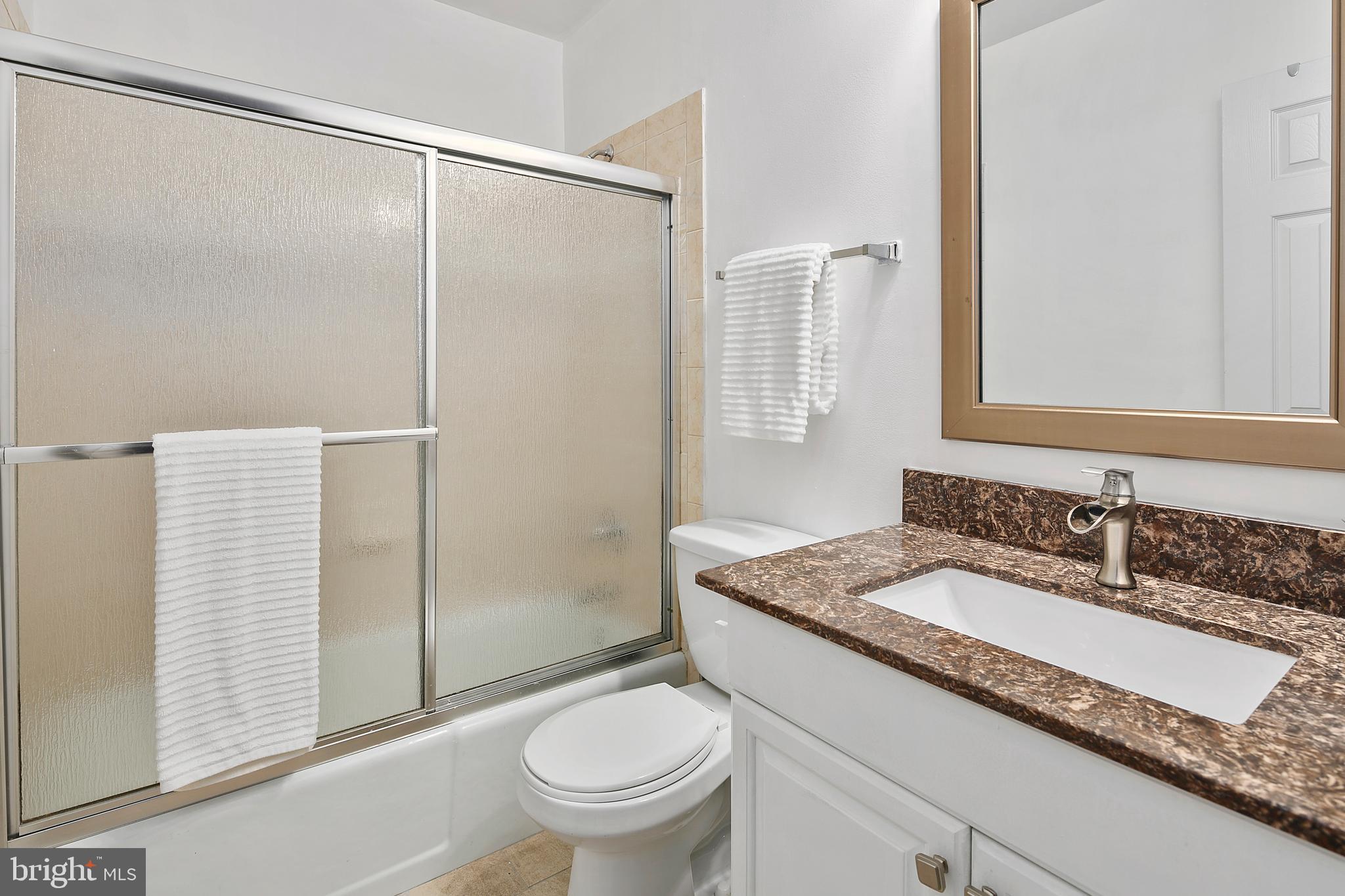 LAKEPOINTE - Residential