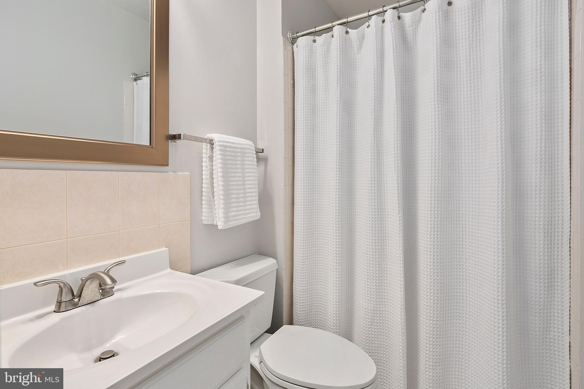 LAKEPOINTE - Residential