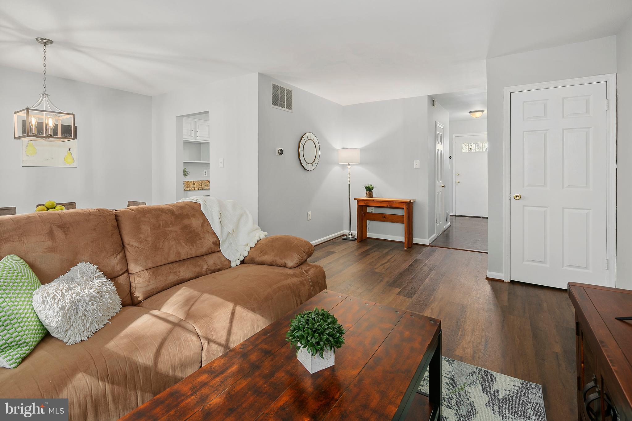 LAKEPOINTE - Residential